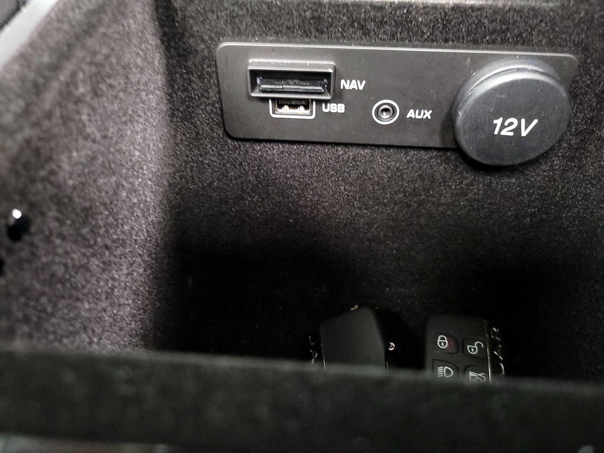 Thumbnail: 2017 Jaguar XE - 19