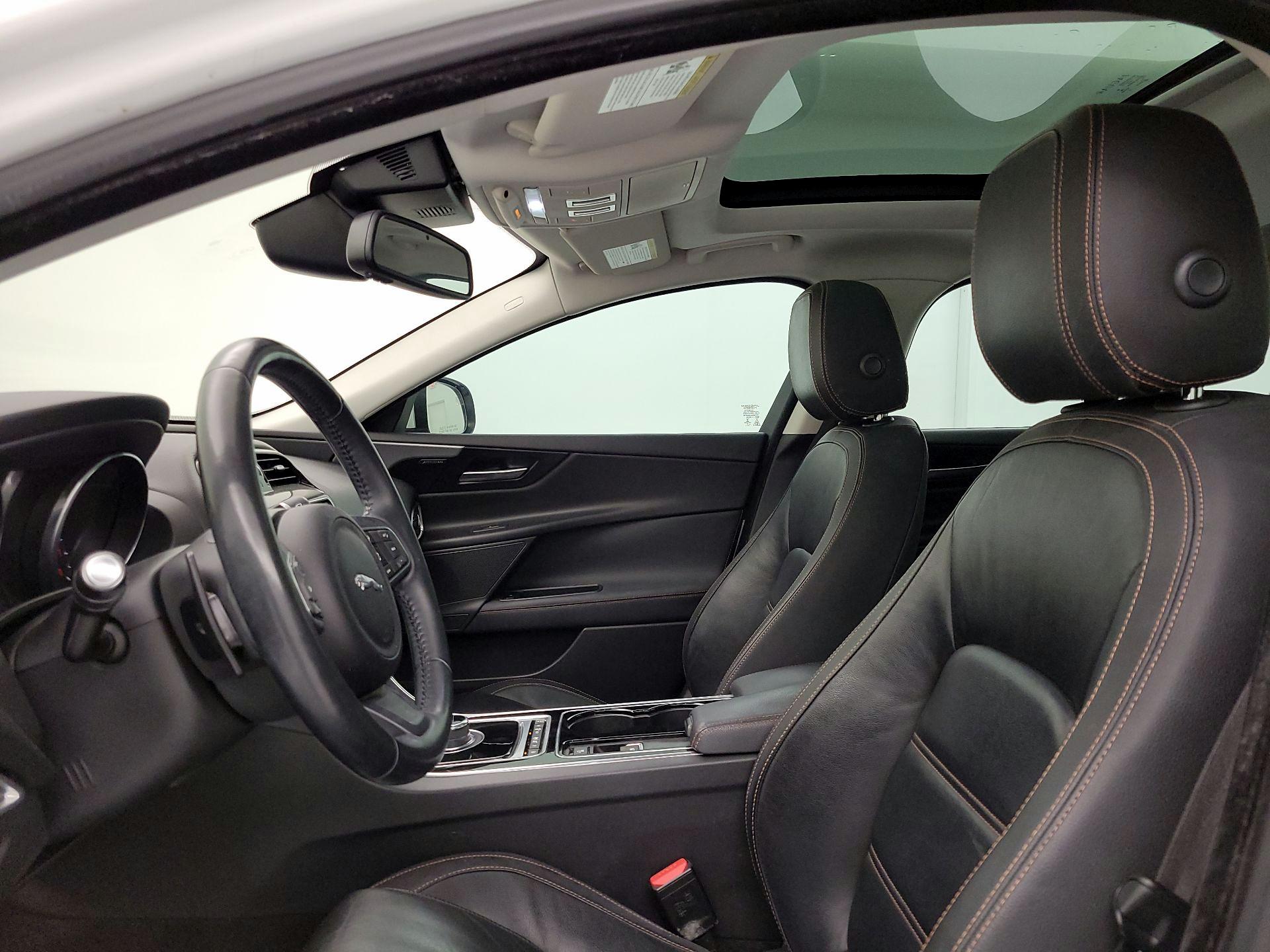 Thumbnail: 2017 Jaguar XE - 20