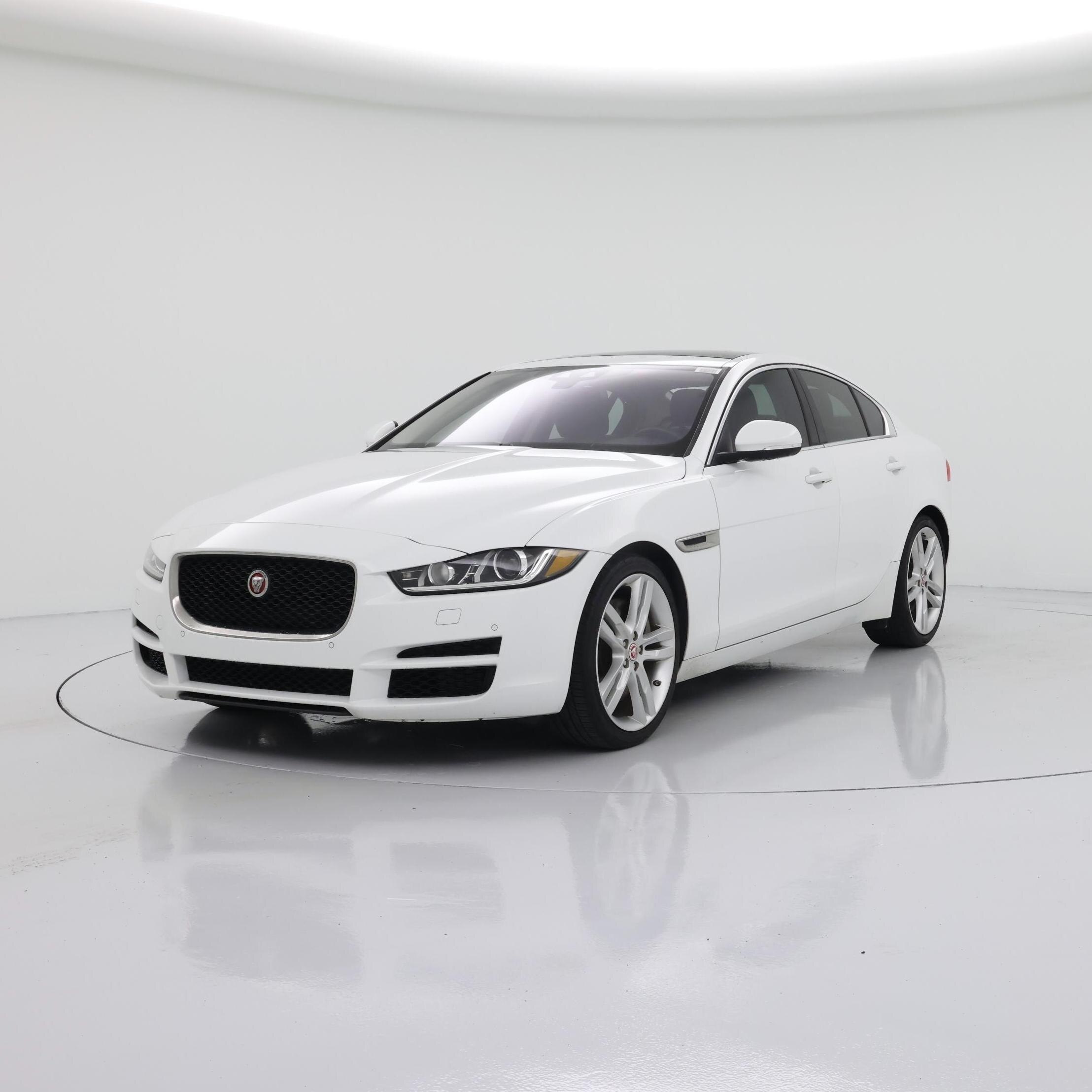 Thumbnail: 2017 Jaguar XE - 4