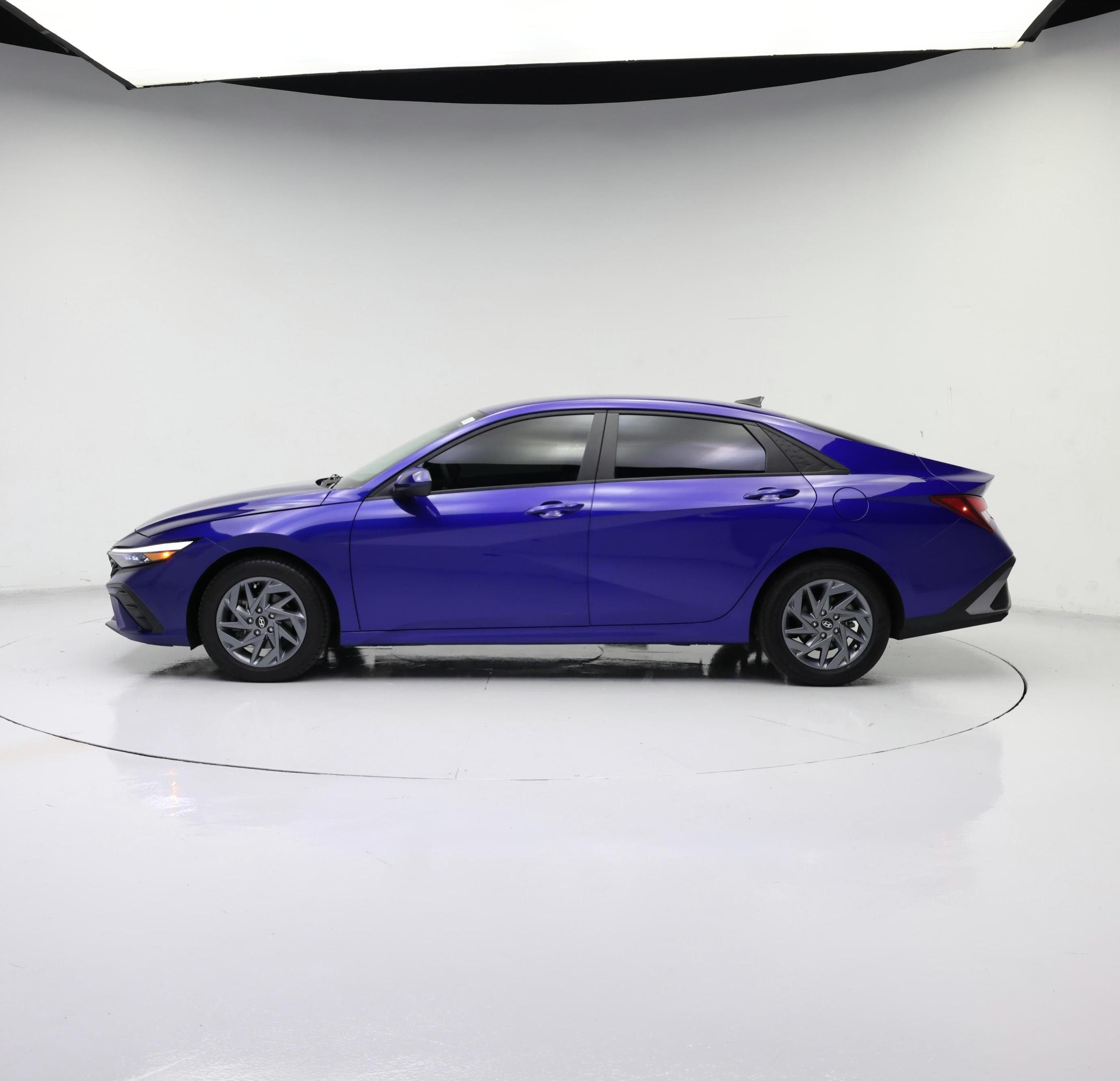 Thumbnail: 2024 Hyundai Elantra - 3