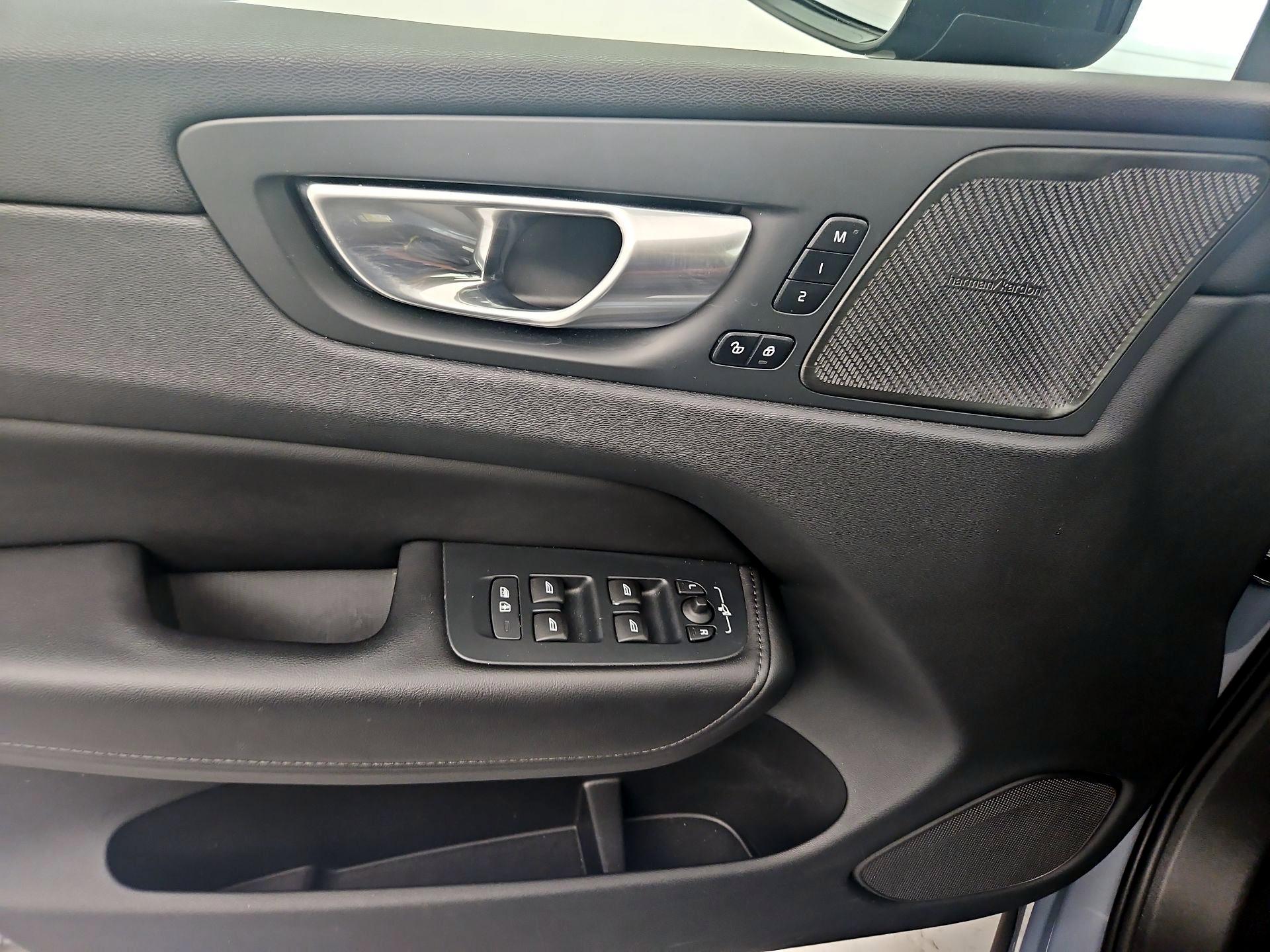 Thumbnail: 2024 Volvo XC60 - 12