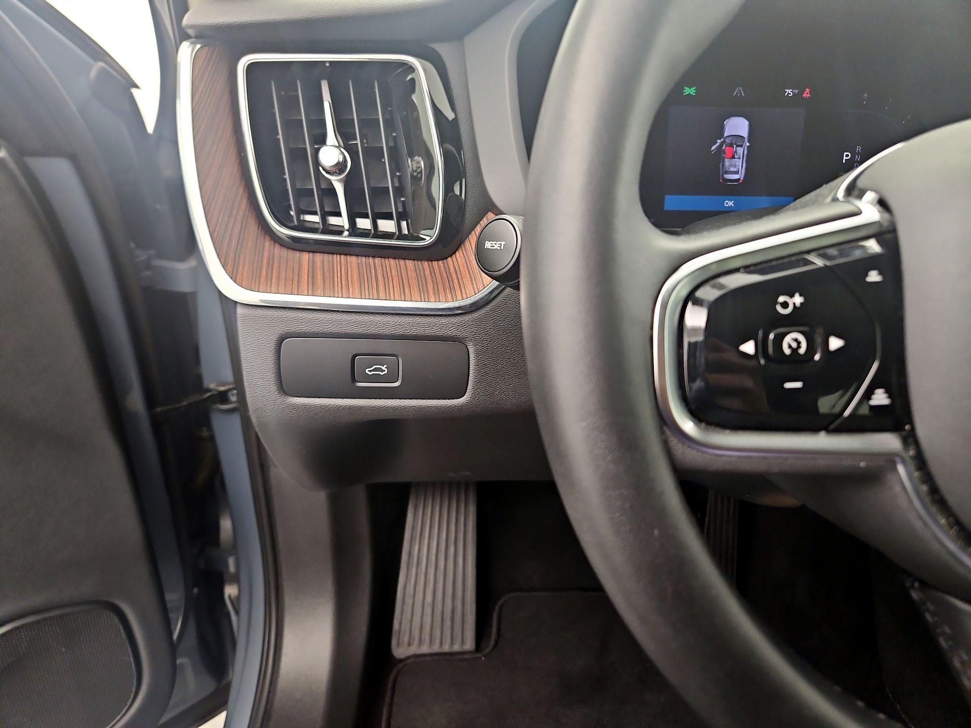 Thumbnail: 2024 Volvo XC60 - 13