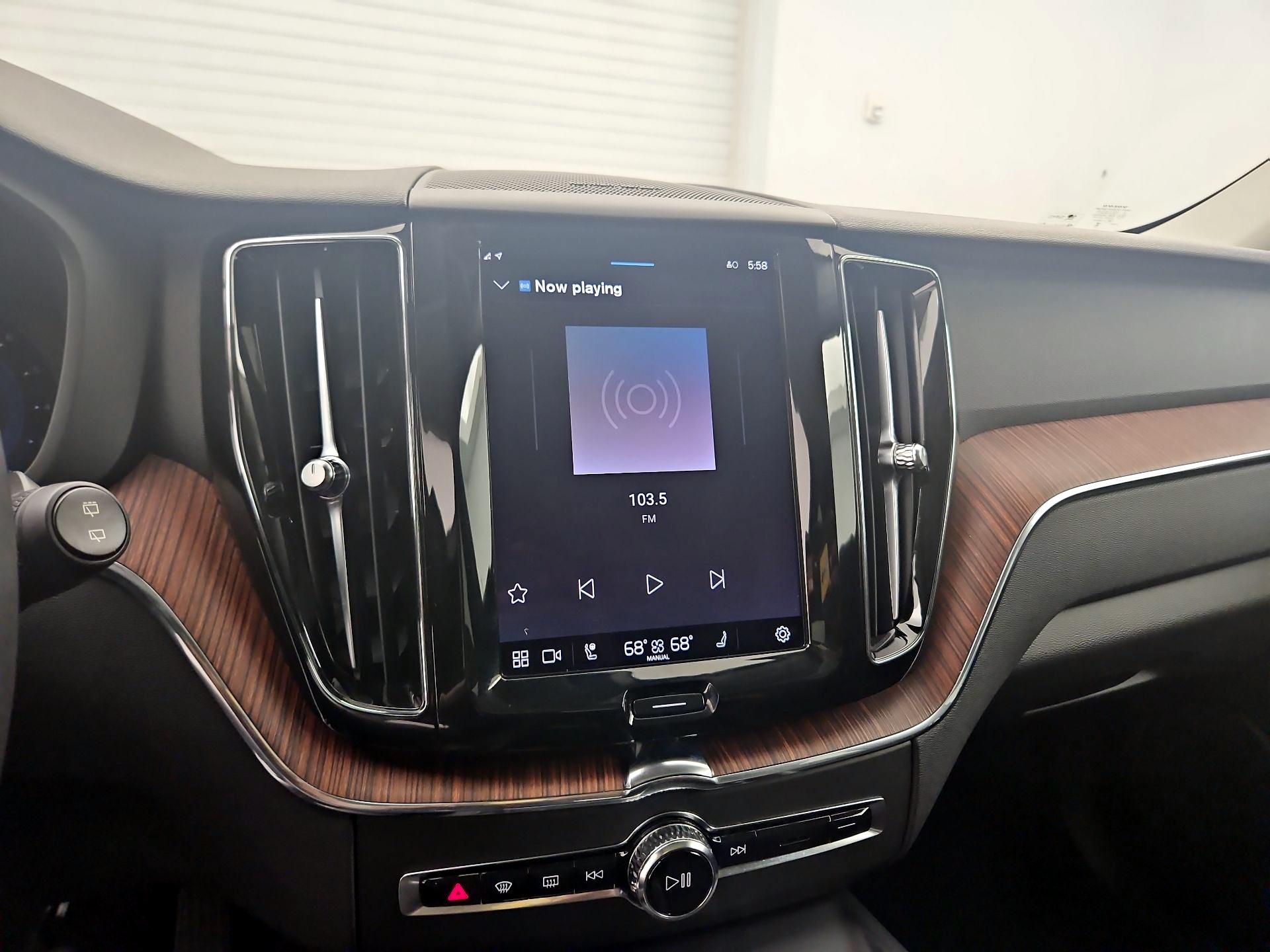 Thumbnail: 2024 Volvo XC60 - 14