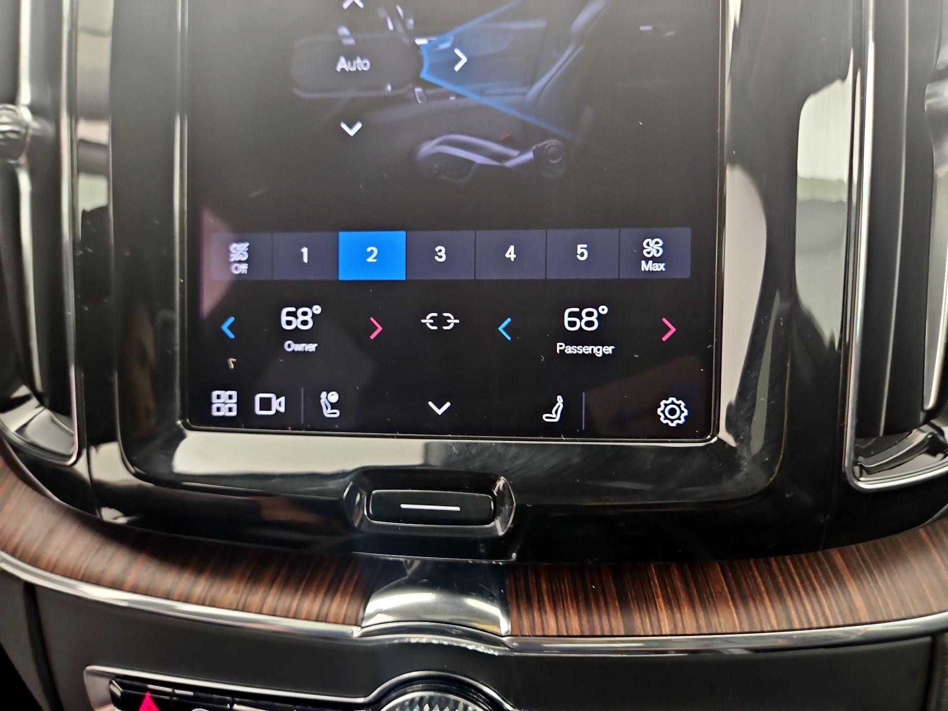 Thumbnail: 2024 Volvo XC60 - 15