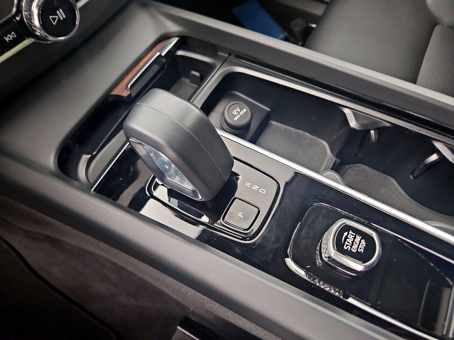 Thumbnail: 2024 Volvo XC60 - 16