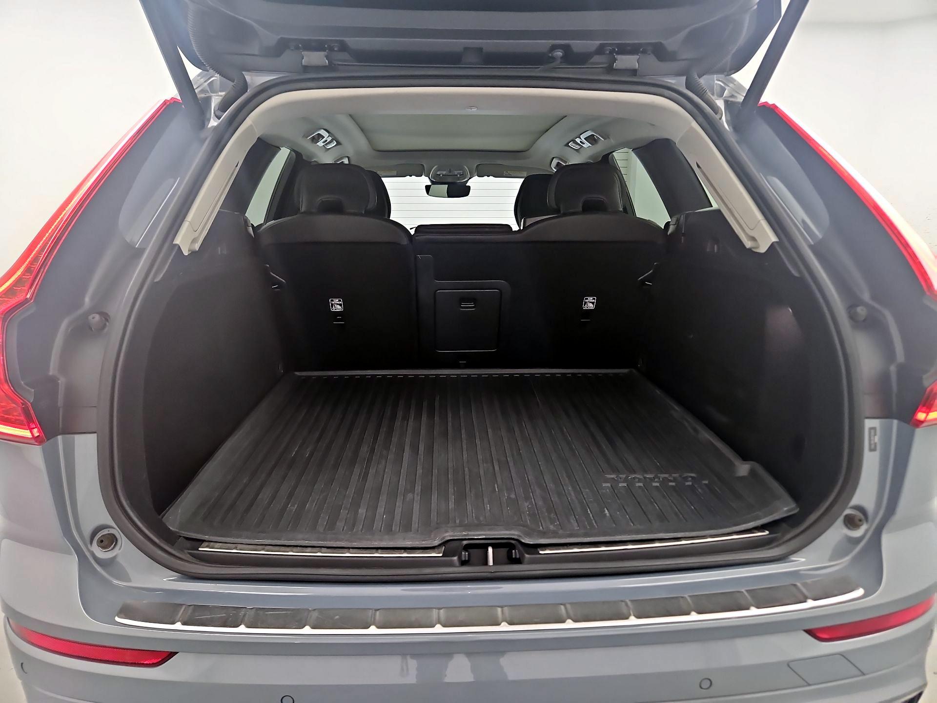 Thumbnail: 2024 Volvo XC60 - 19