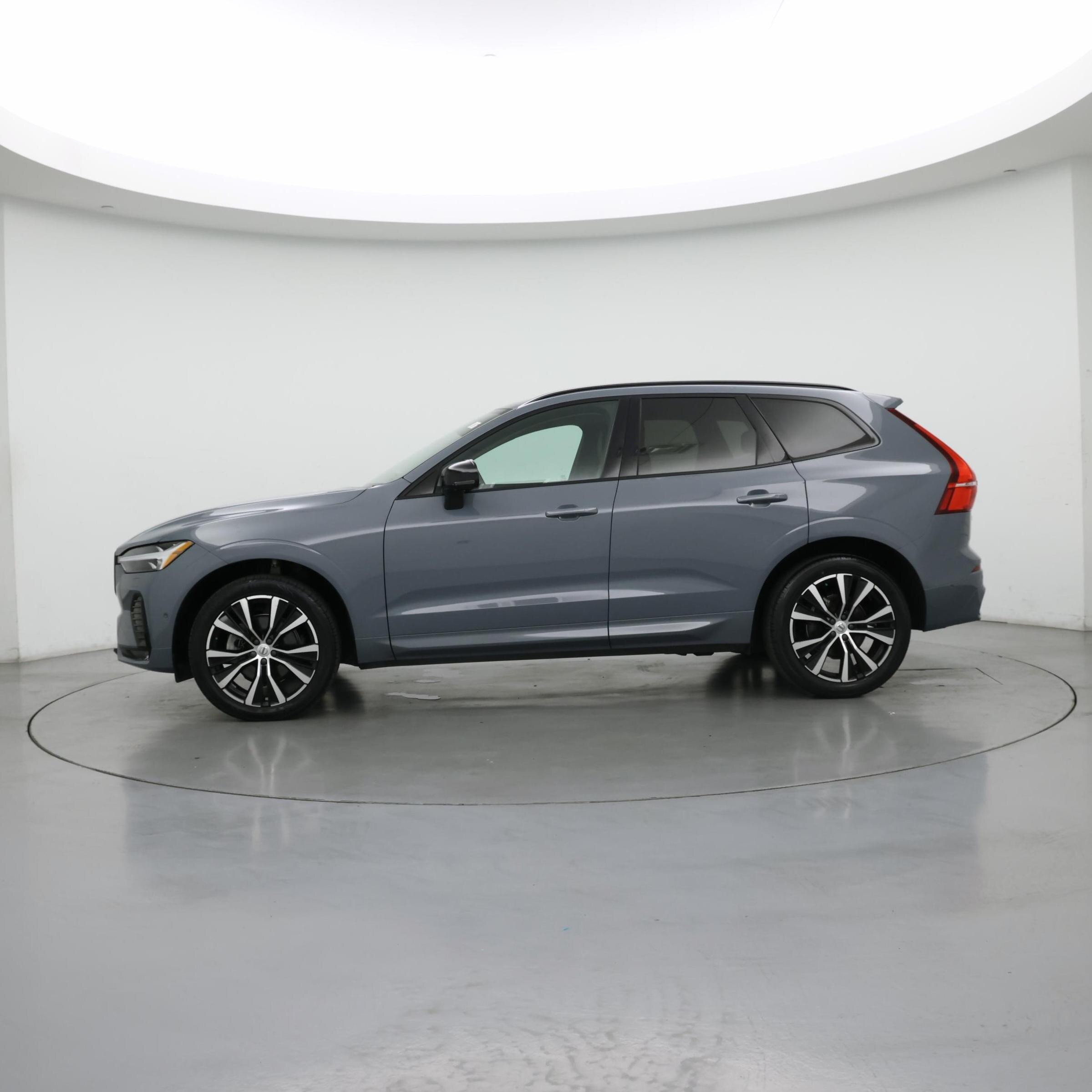 Thumbnail: 2024 Volvo XC60 - 3