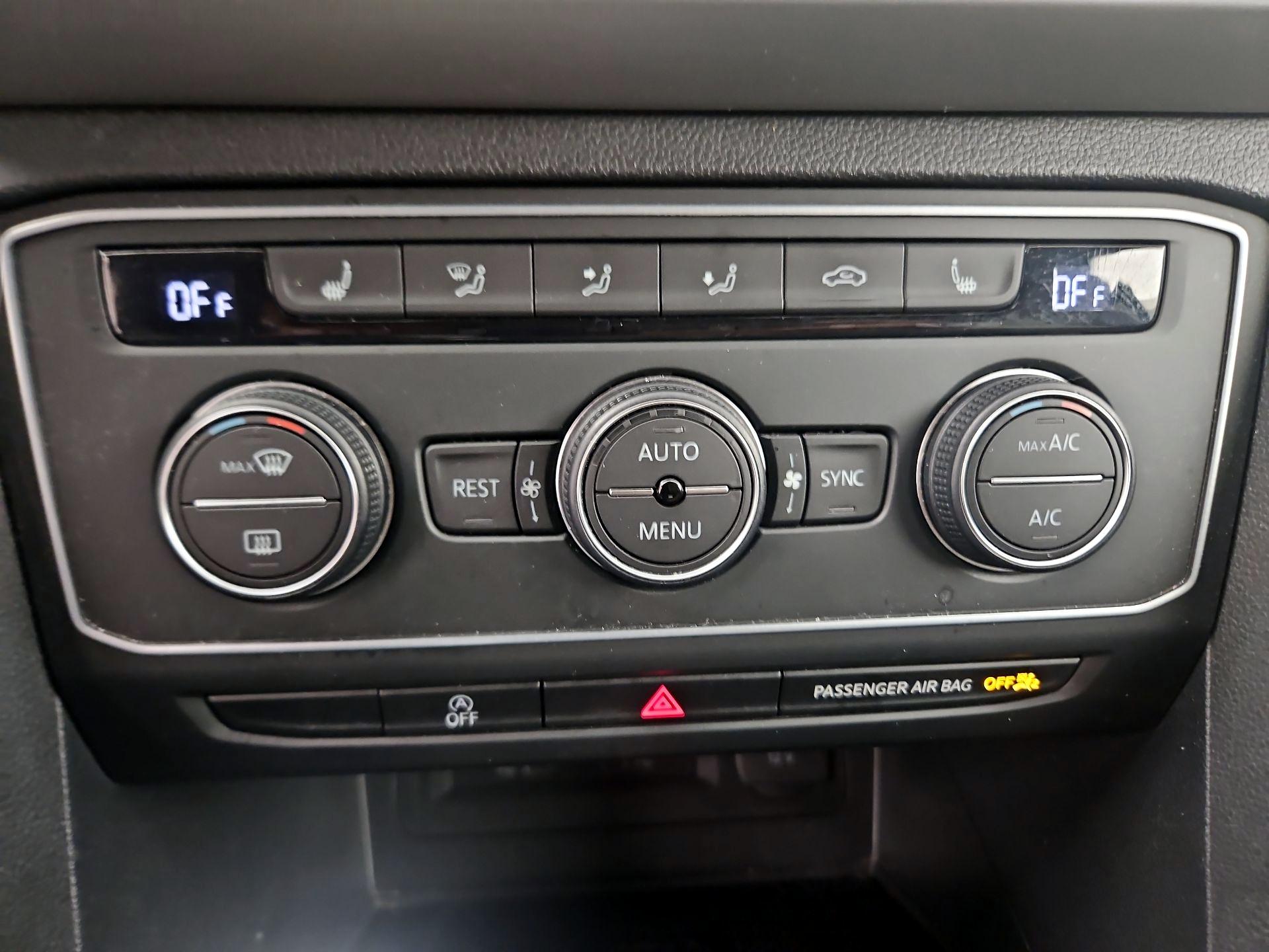 Thumbnail: 2021 Volkswagen Atlas - 16