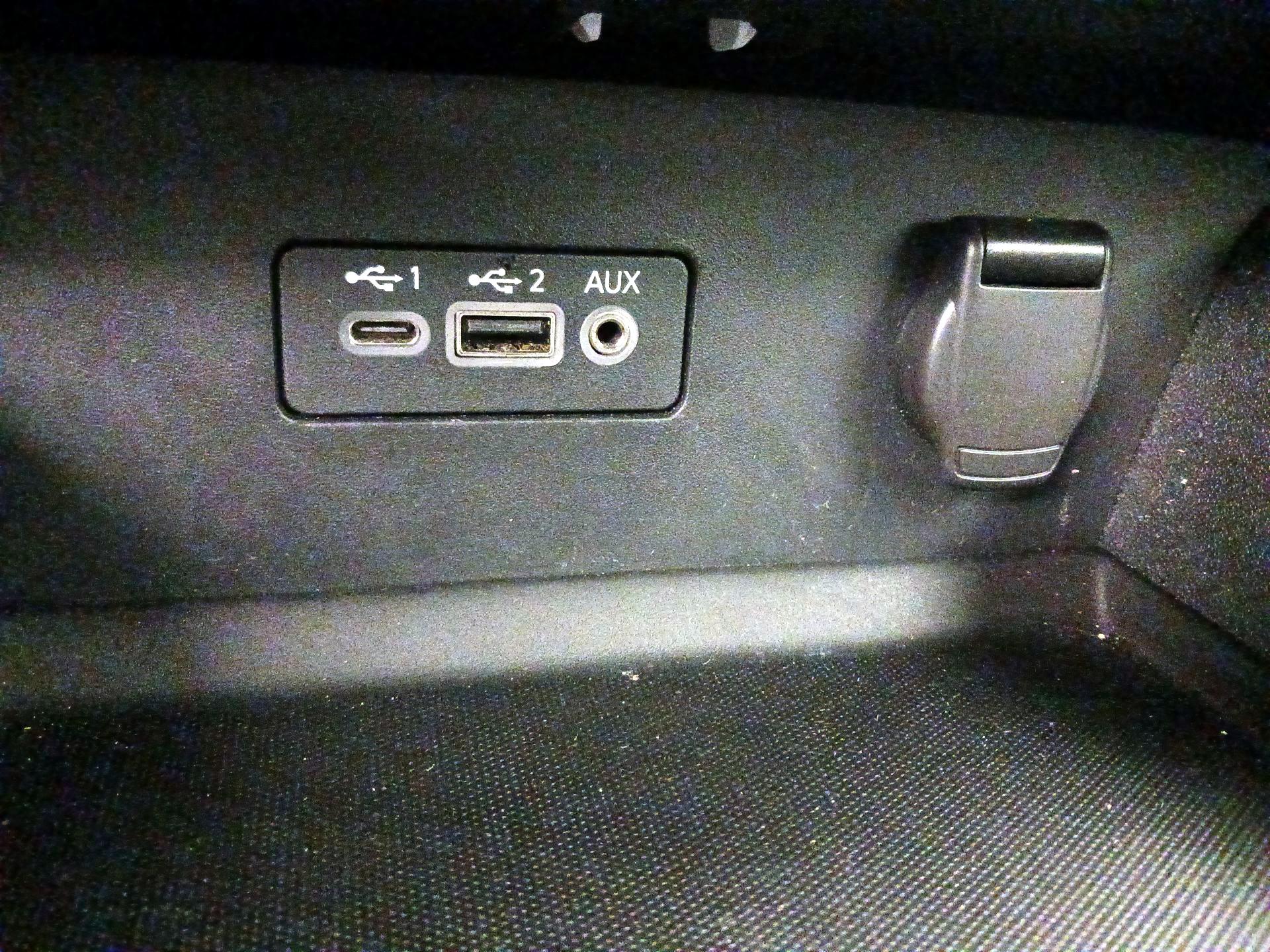 Thumbnail: 2020 Nissan Altima - 18