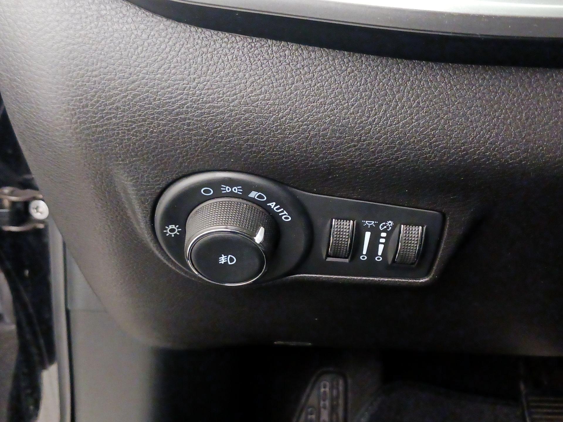 Thumbnail: 2022 Jeep Compass - 13