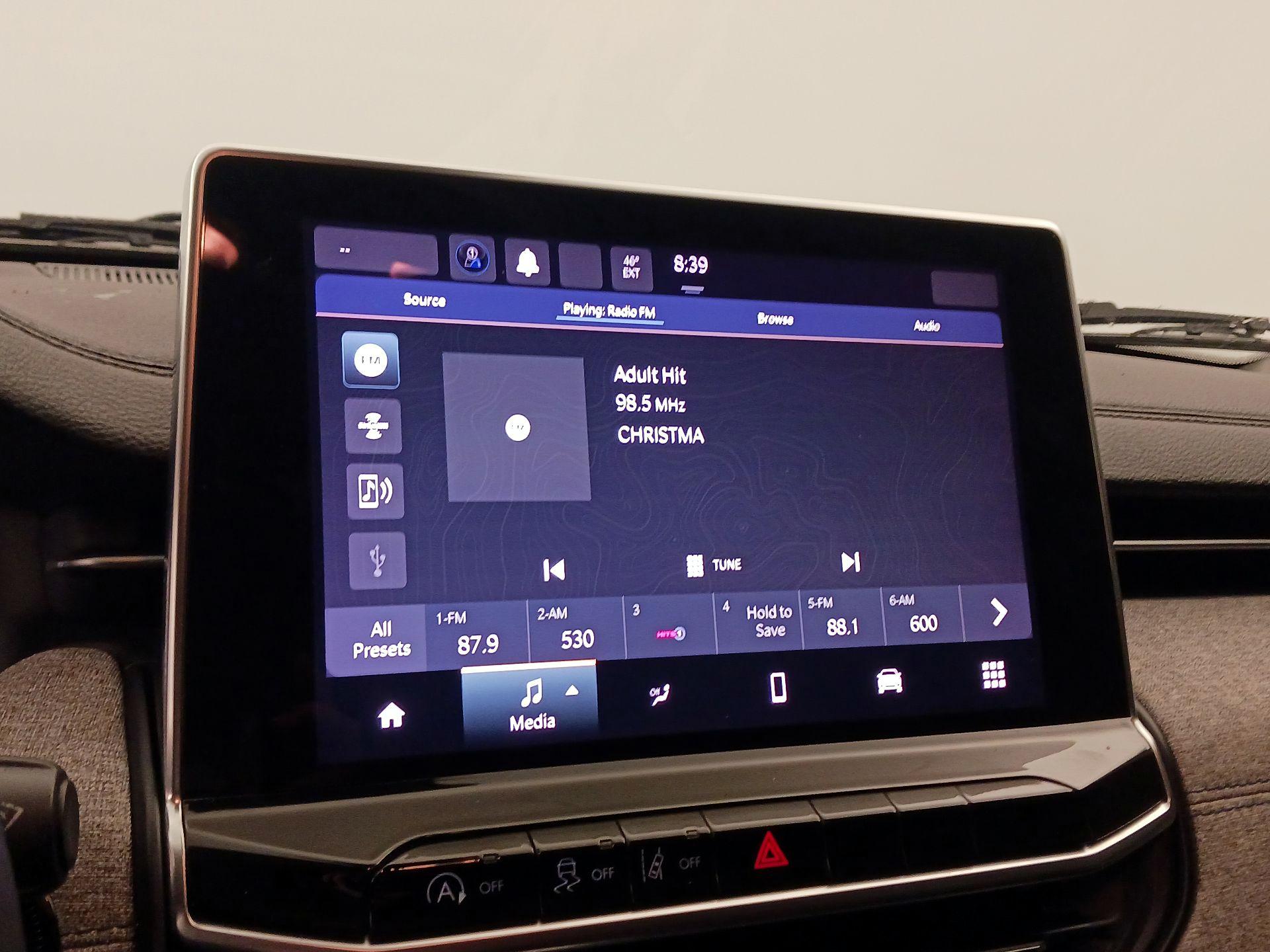 Thumbnail: 2022 Jeep Compass - 15