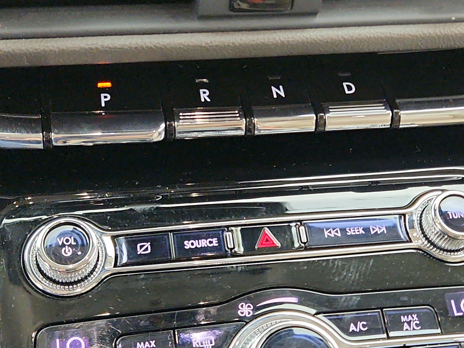 Thumbnail: 2020 Lincoln Corsair - 17