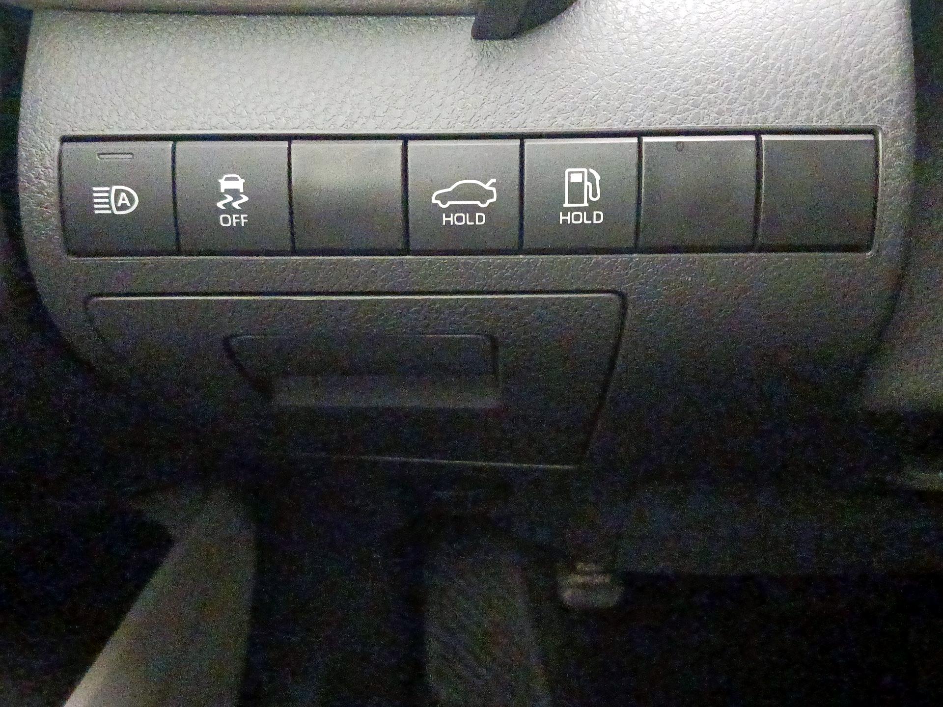 Thumbnail: 2022 Toyota Camry - 13