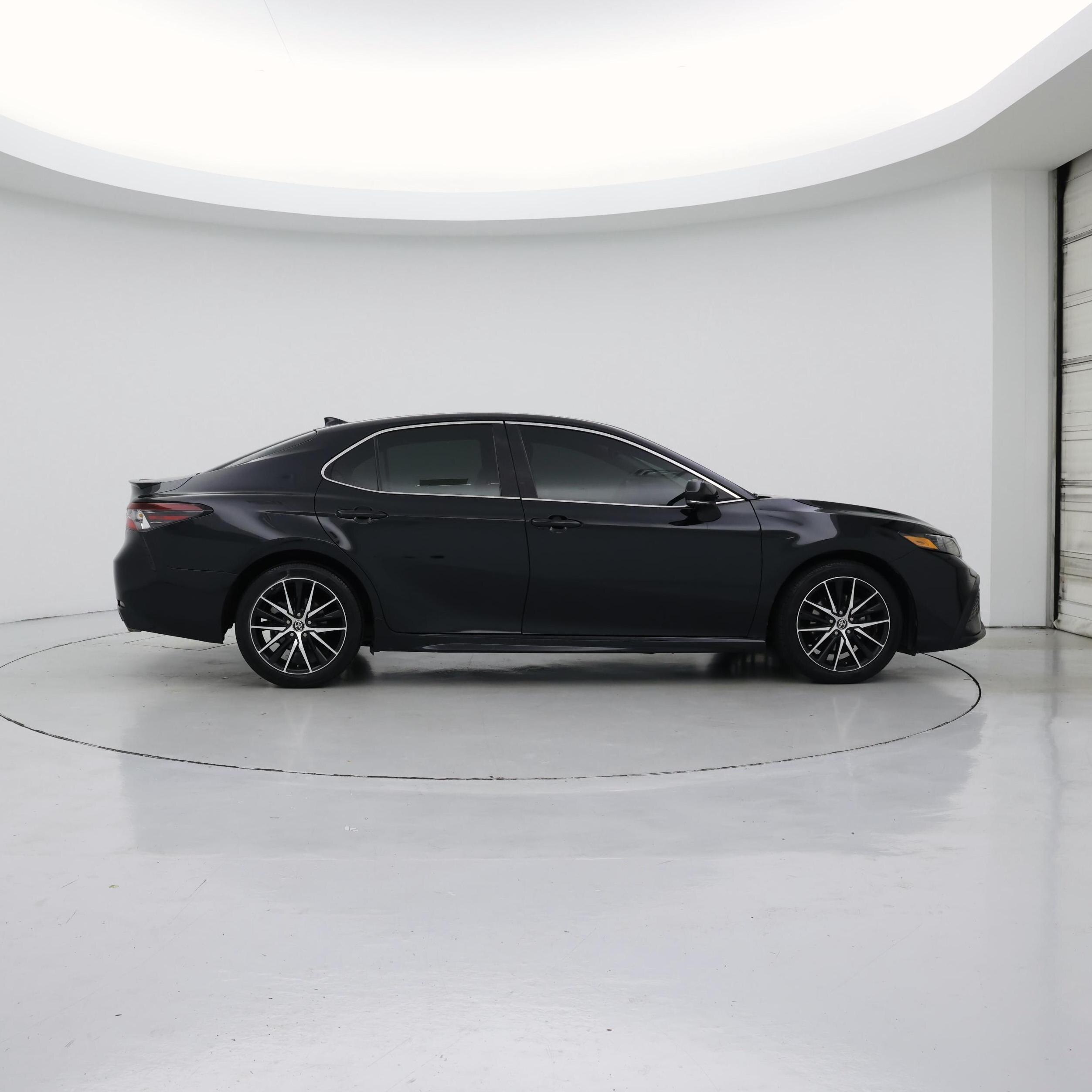 Thumbnail: 2022 Toyota Camry - 7