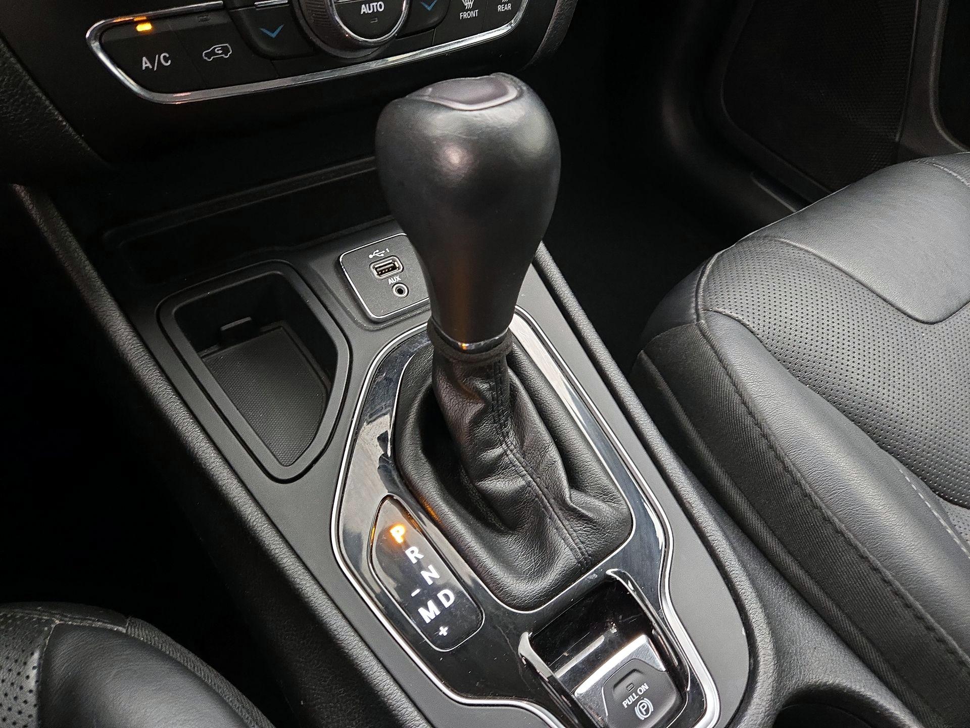 Thumbnail: 2020 Jeep Cherokee - 17