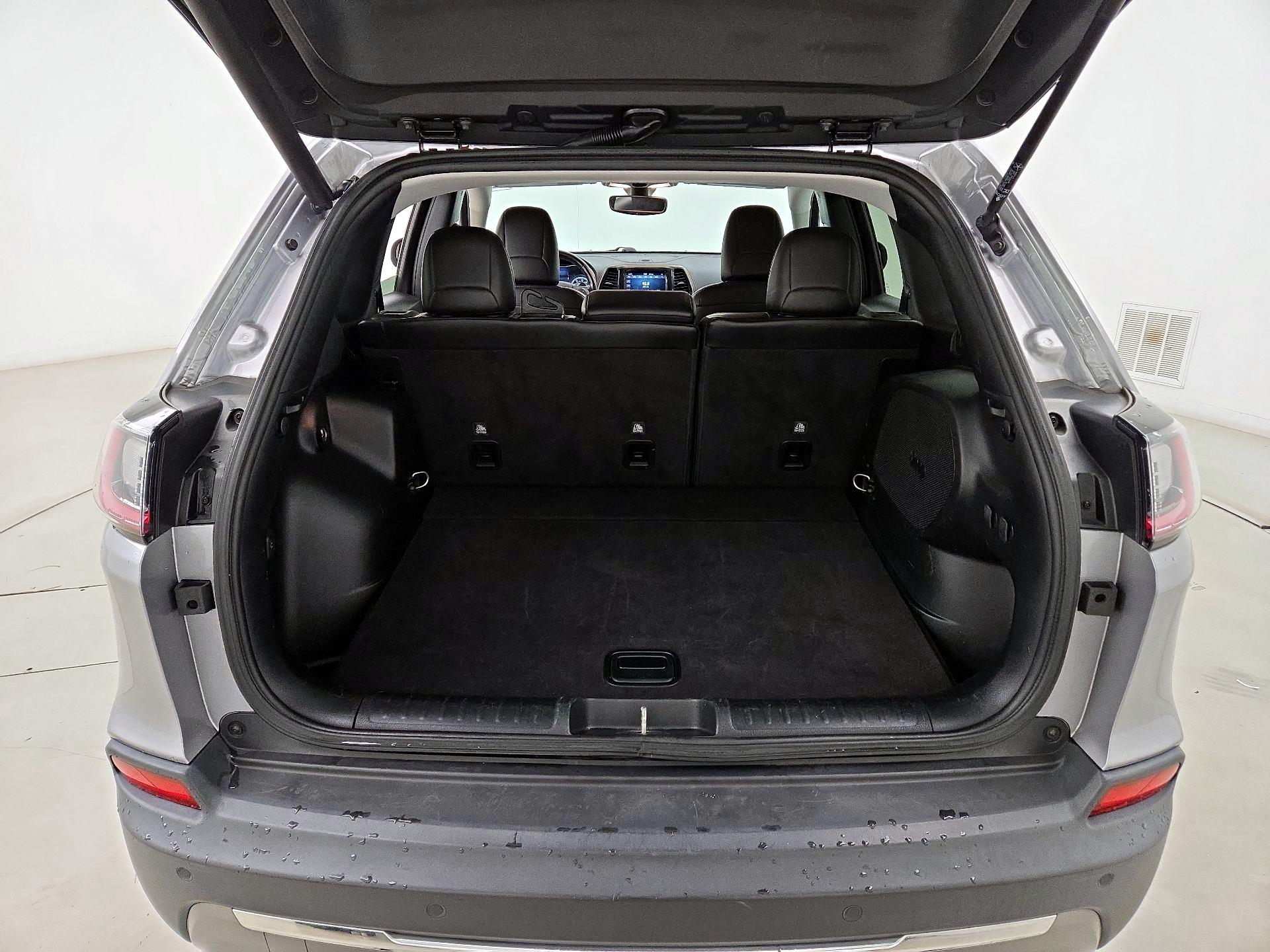 Thumbnail: 2020 Jeep Cherokee - 20