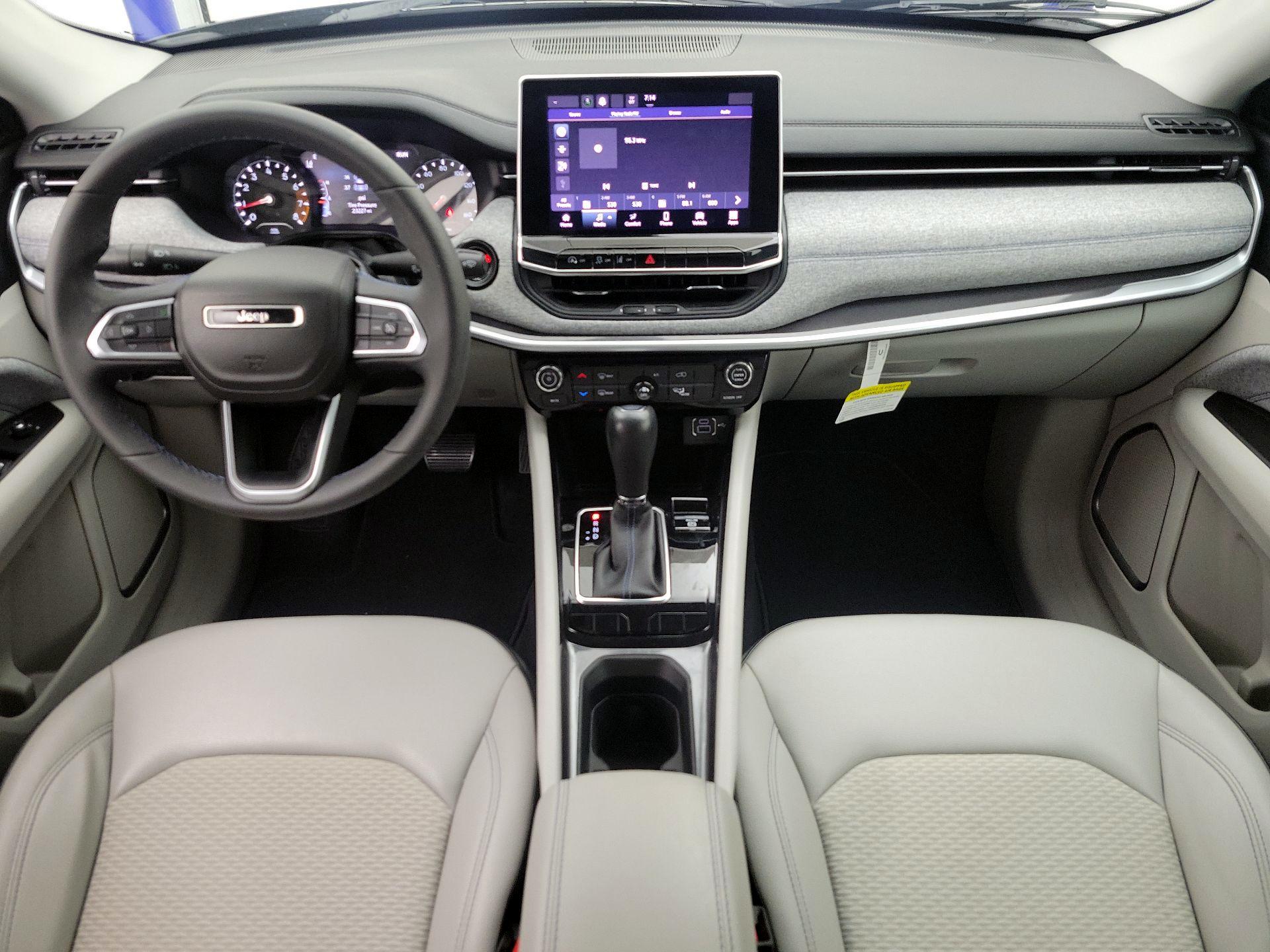 Thumbnail: 2022 Jeep Compass - 9