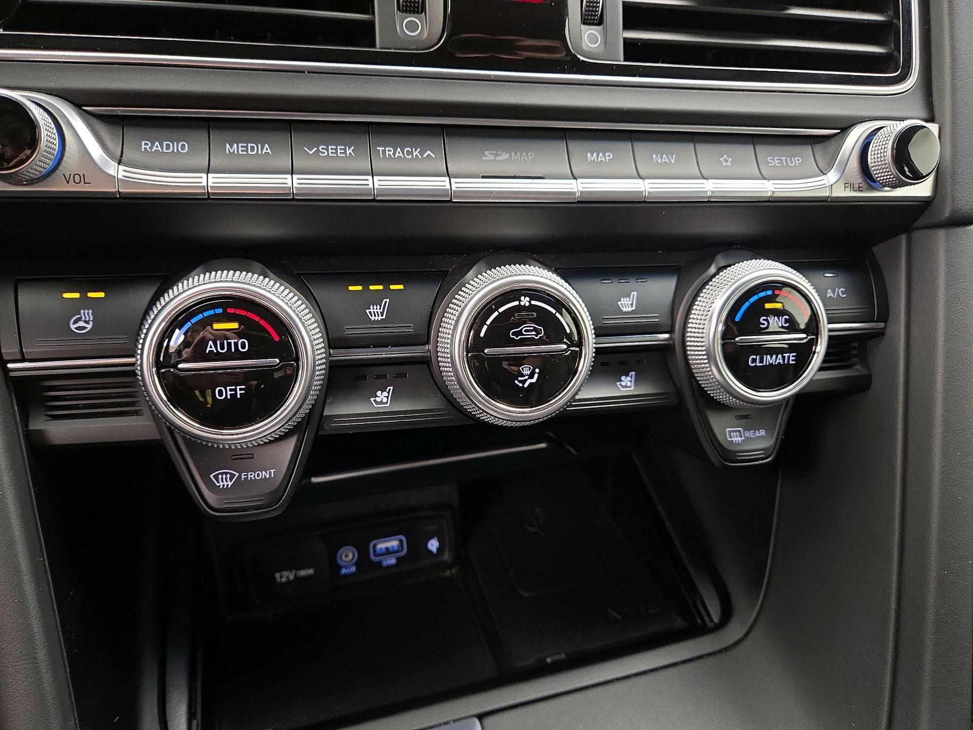 Thumbnail: 2021 Genesis G70 - 17