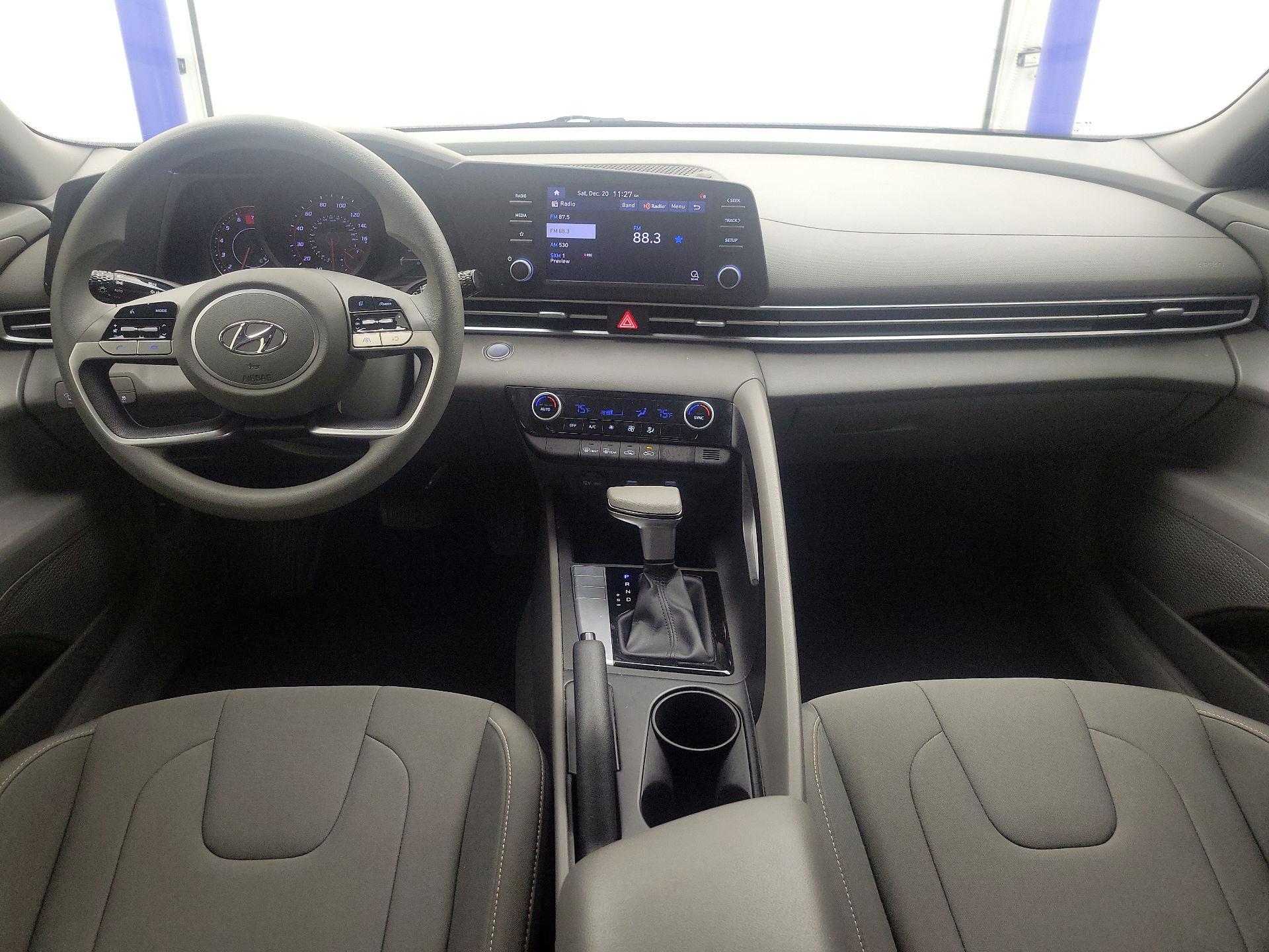 Thumbnail: 2022 Hyundai Elantra - 9