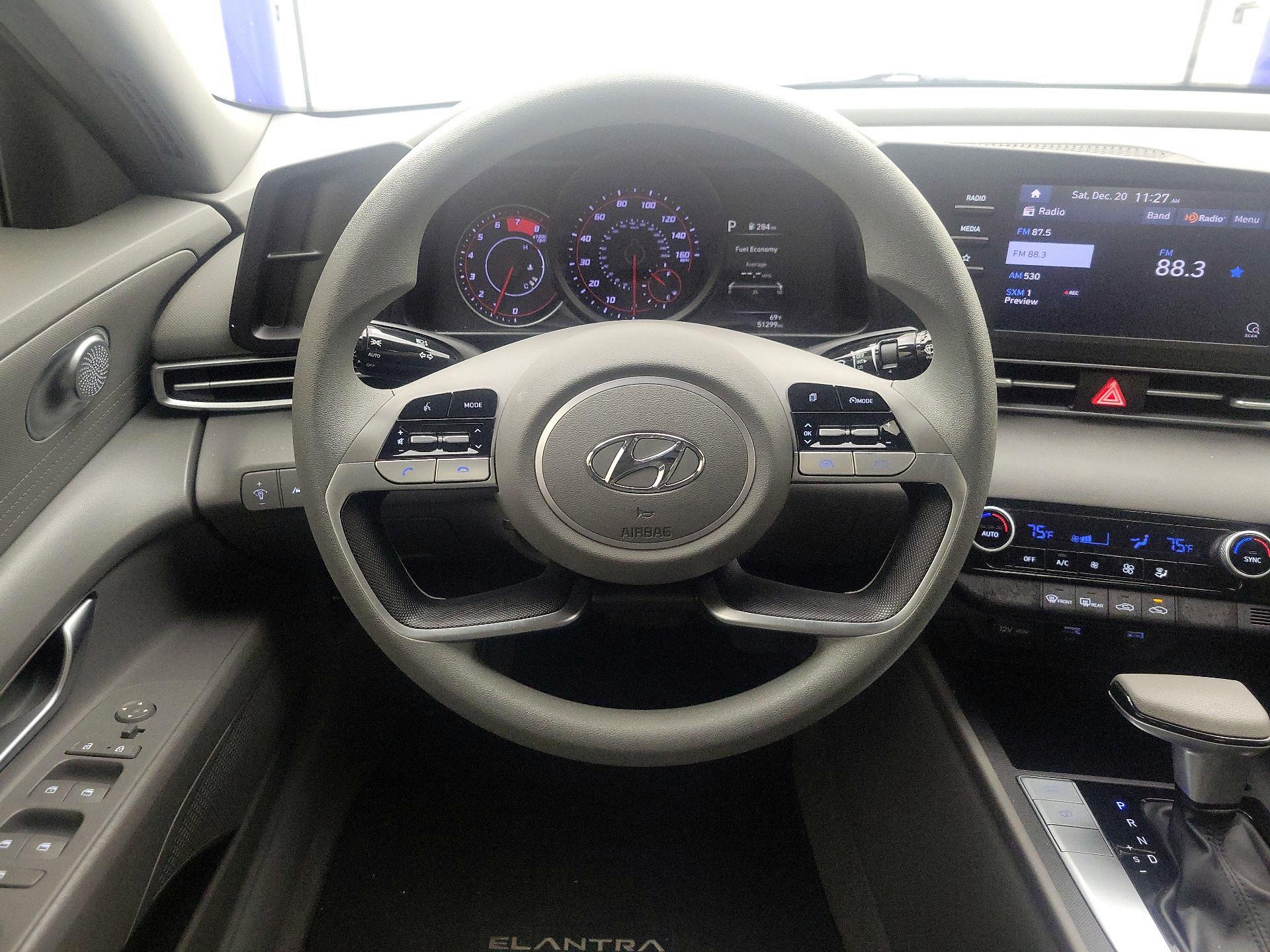 Thumbnail: 2022 Hyundai Elantra - 10