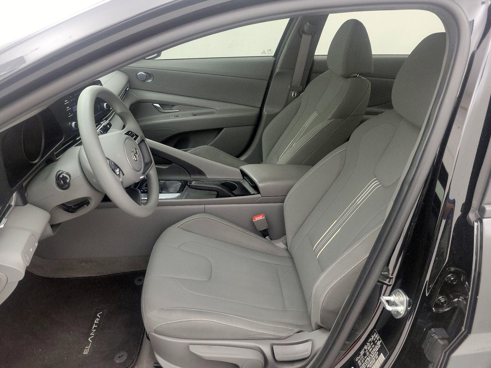 Thumbnail: 2022 Hyundai Elantra - 11