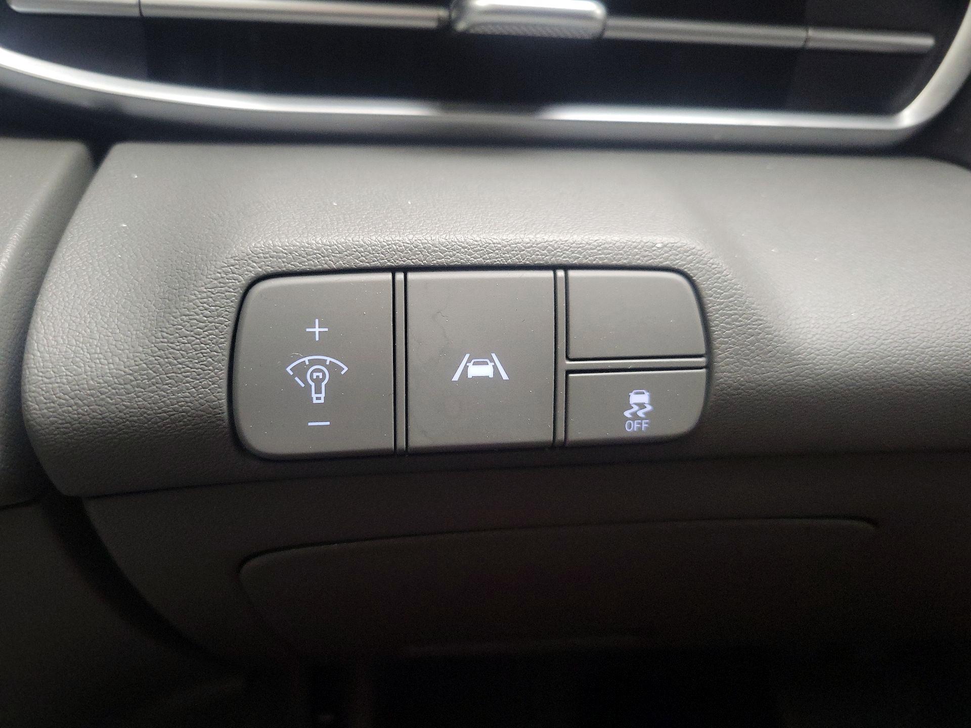 Thumbnail: 2022 Hyundai Elantra - 13