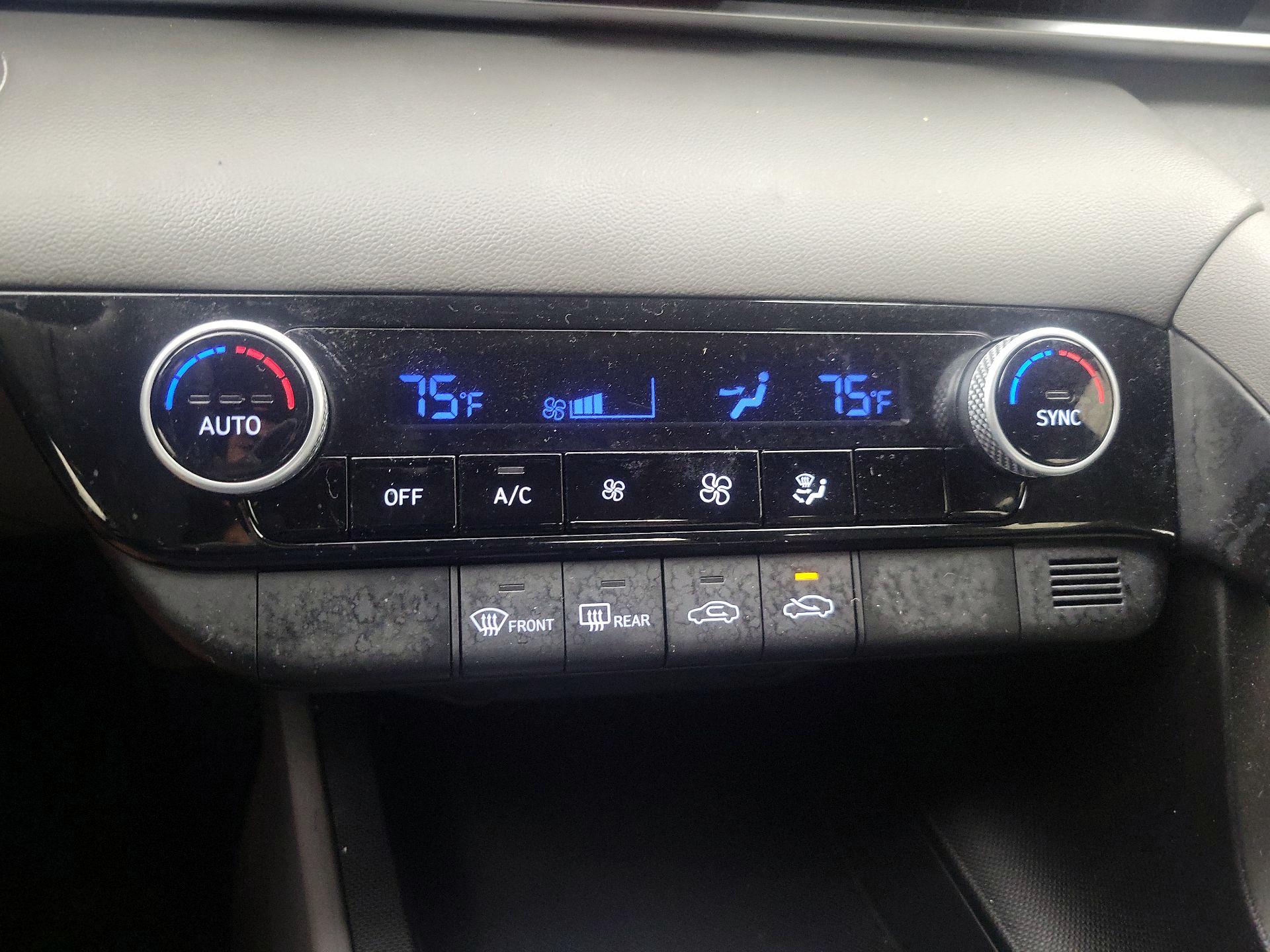 Thumbnail: 2022 Hyundai Elantra - 16