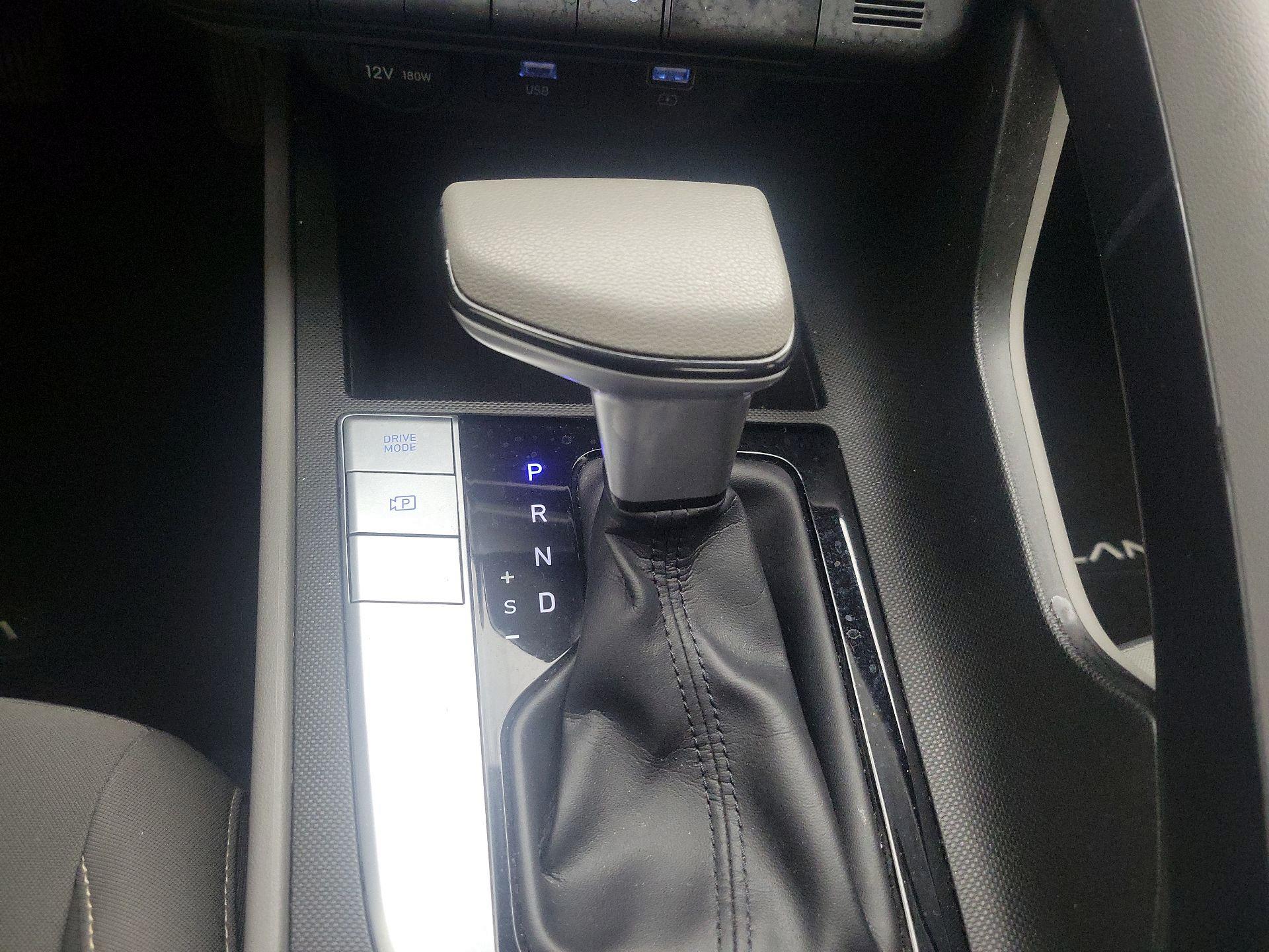 Thumbnail: 2022 Hyundai Elantra - 17