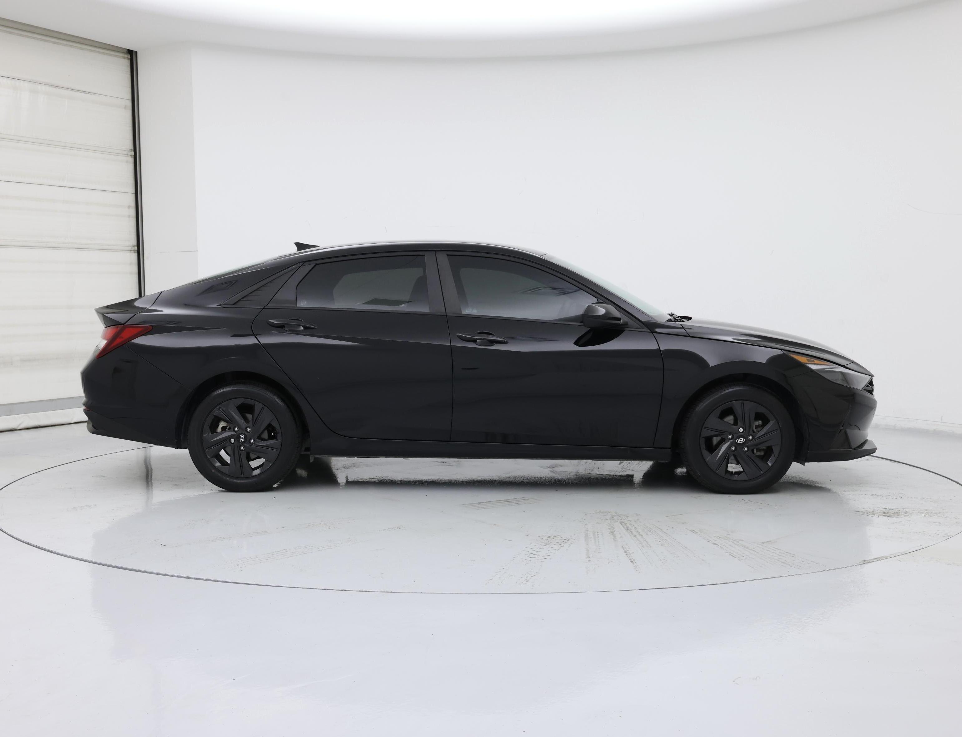 Thumbnail: 2022 Hyundai Elantra - 7