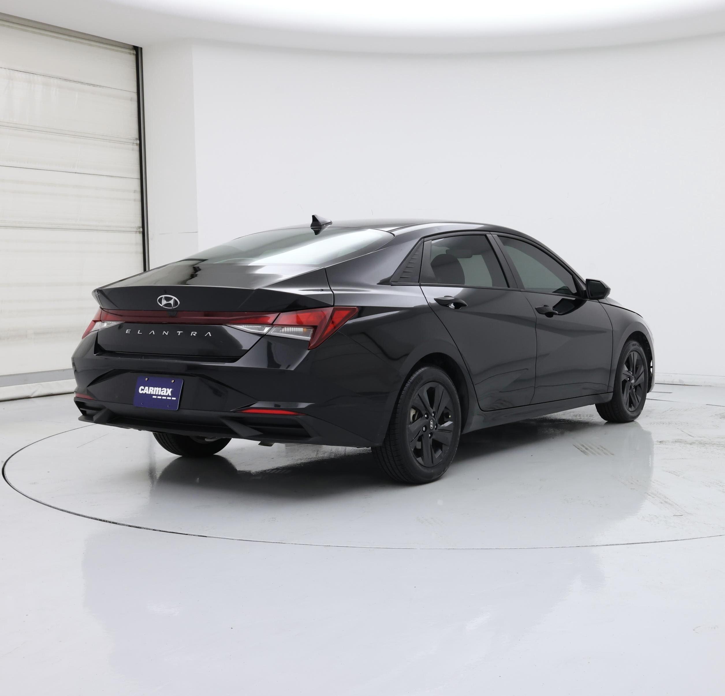 Thumbnail: 2022 Hyundai Elantra - 8