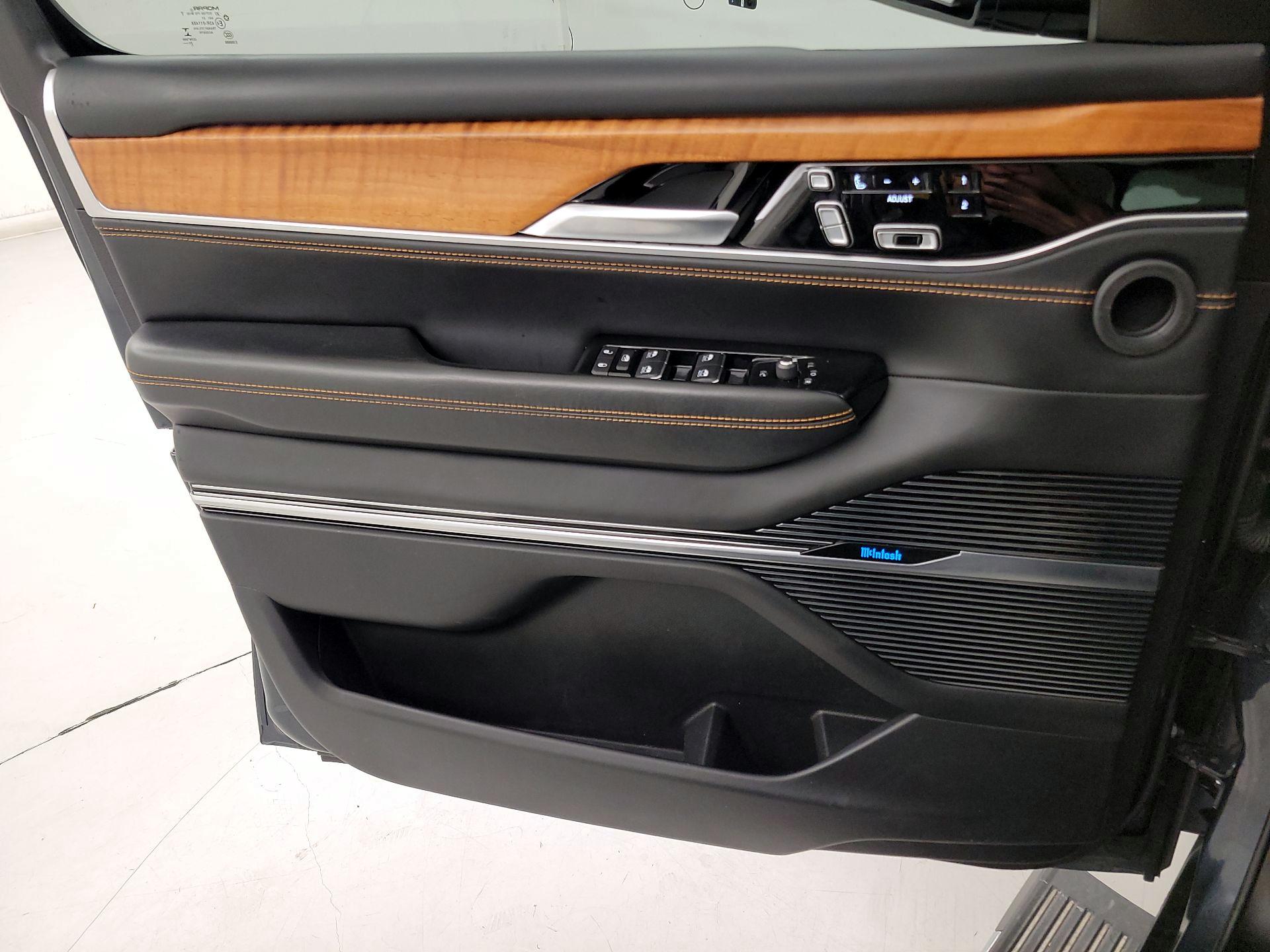 Thumbnail: 2022 Jeep Grand Wagoneer - 12