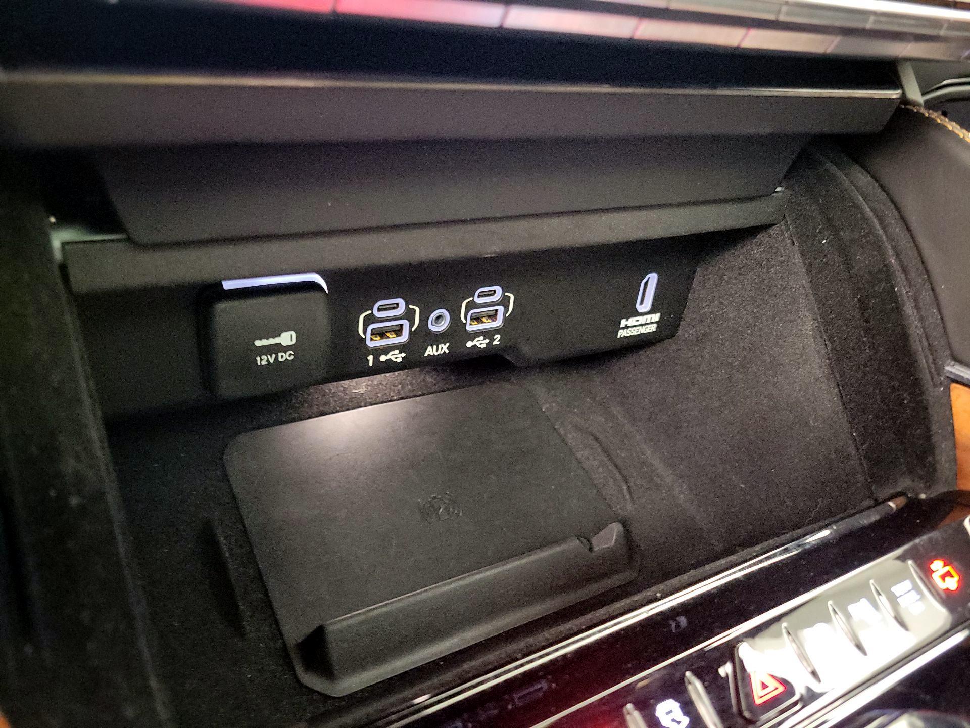 Thumbnail: 2022 Jeep Grand Wagoneer - 19