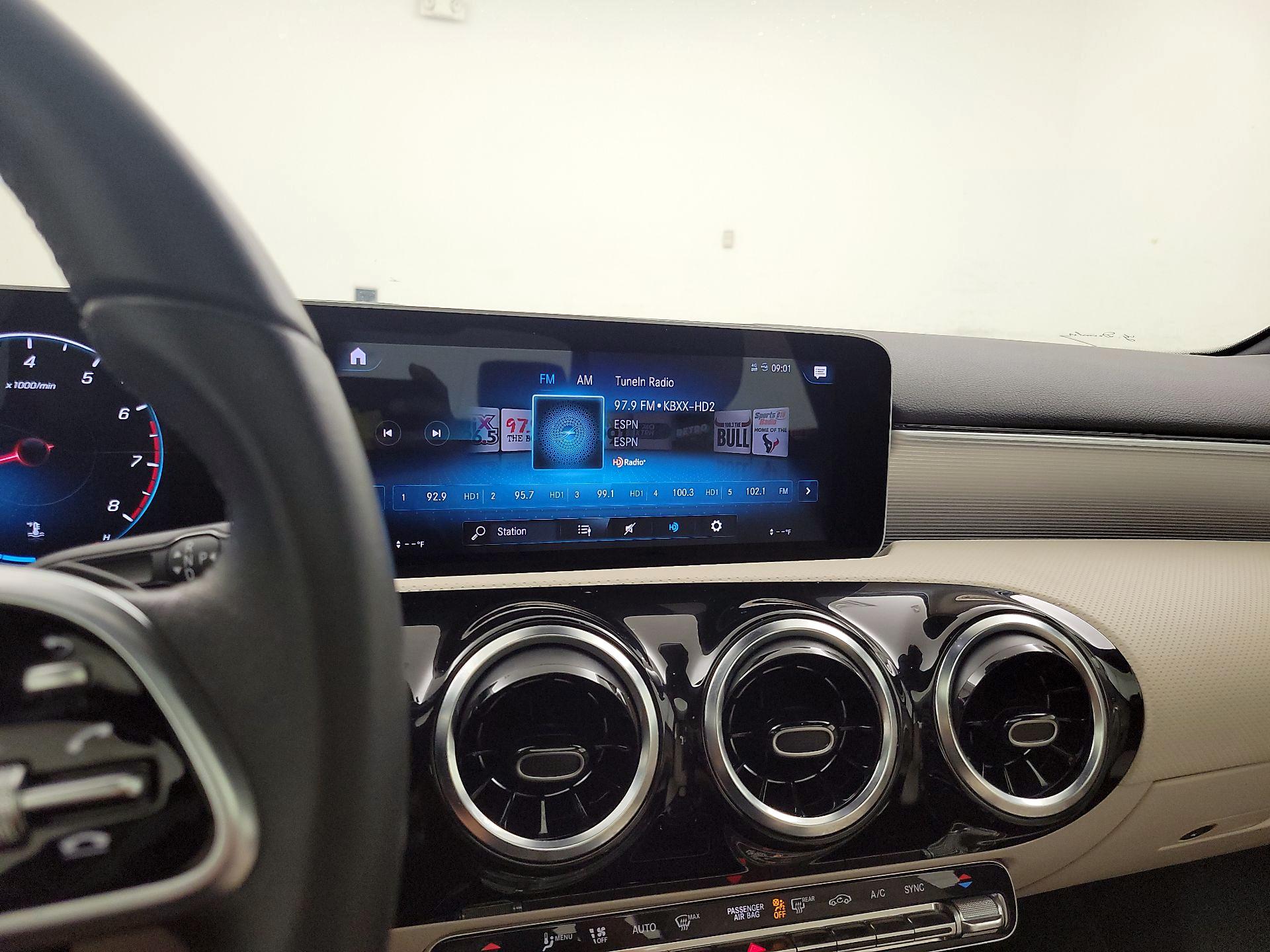 Thumbnail: 2020 Mercedes-Benz A-Class - 16