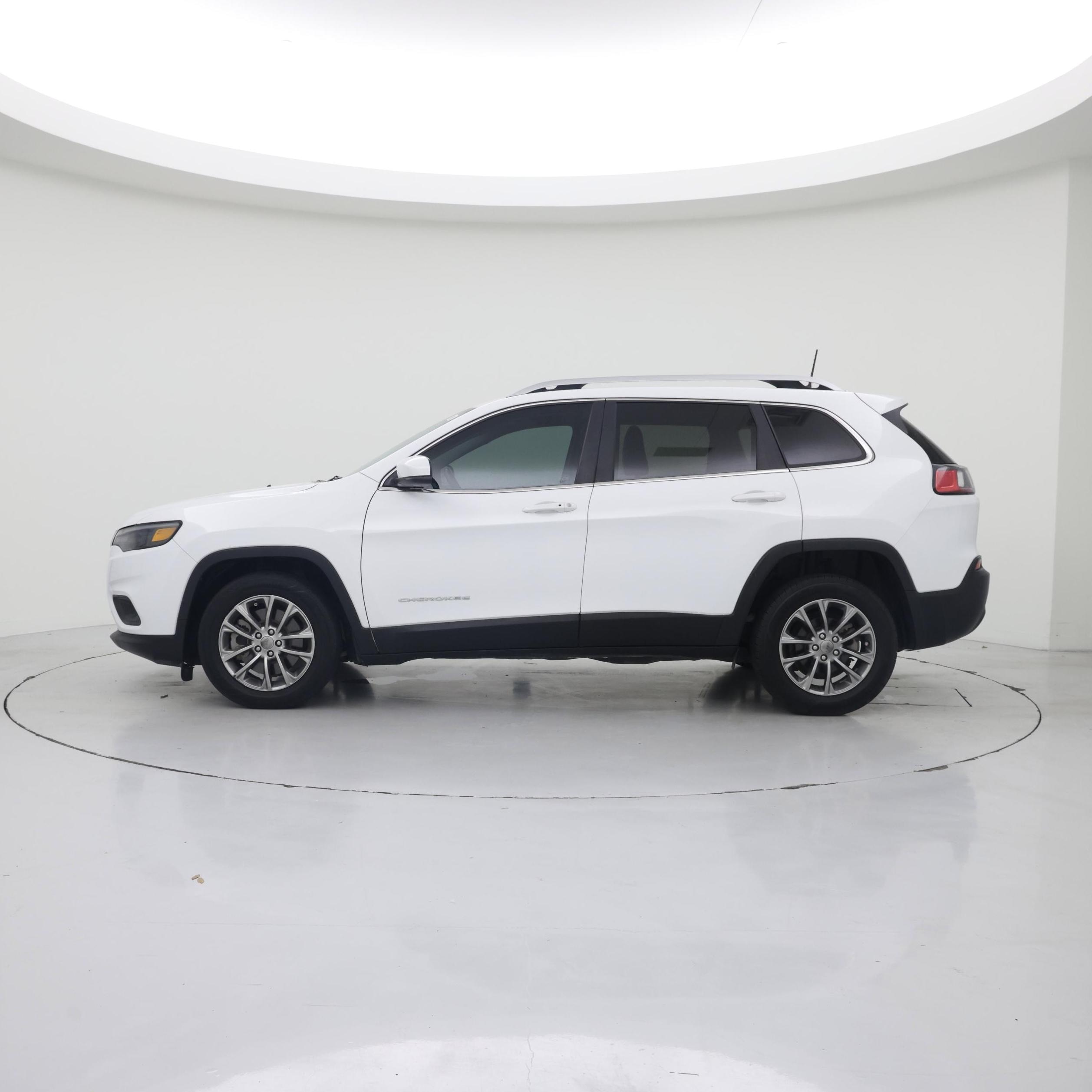 Thumbnail: 2019 Jeep Cherokee - 3