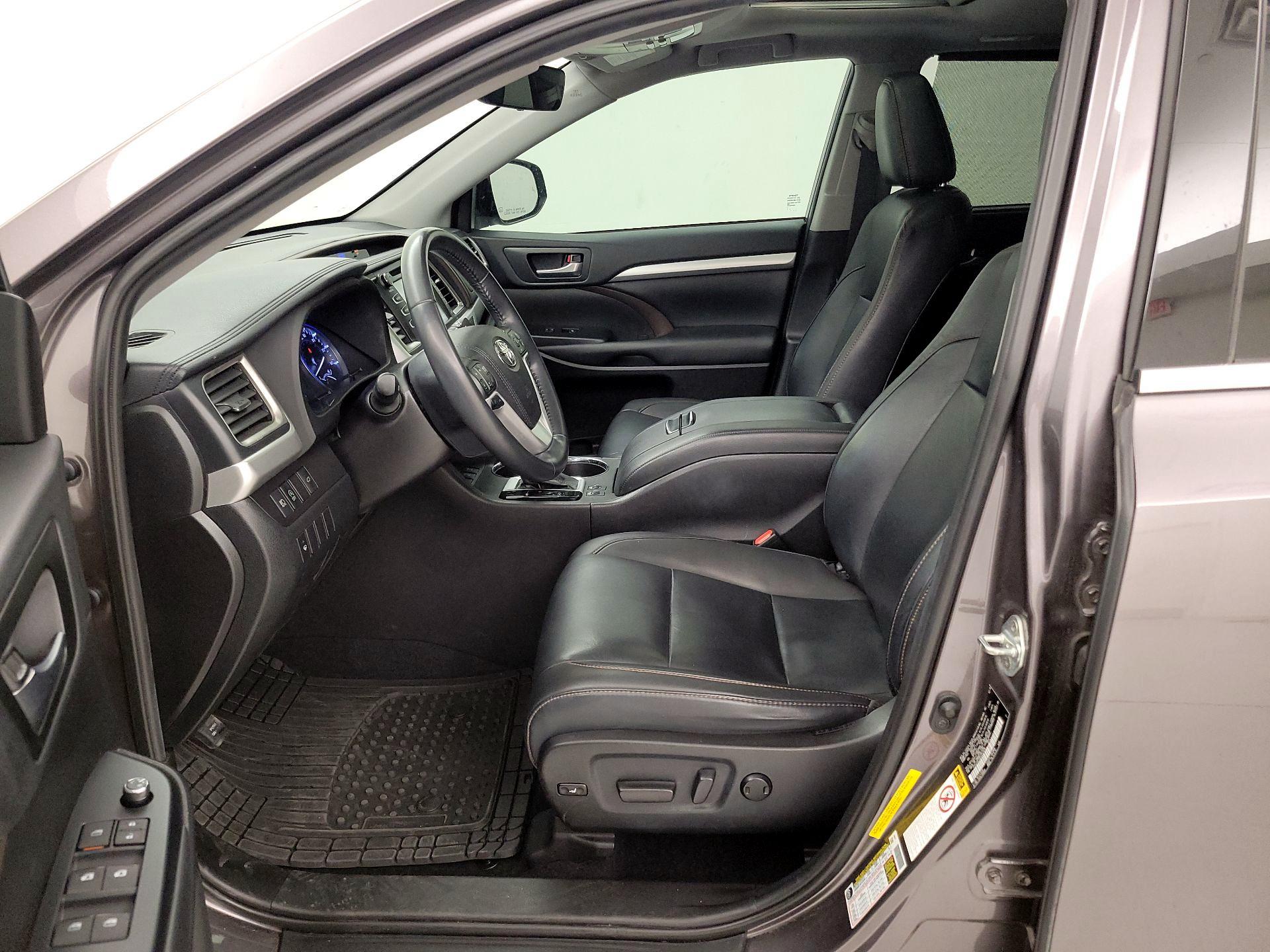 Thumbnail: 2019 Toyota Highlander - 11