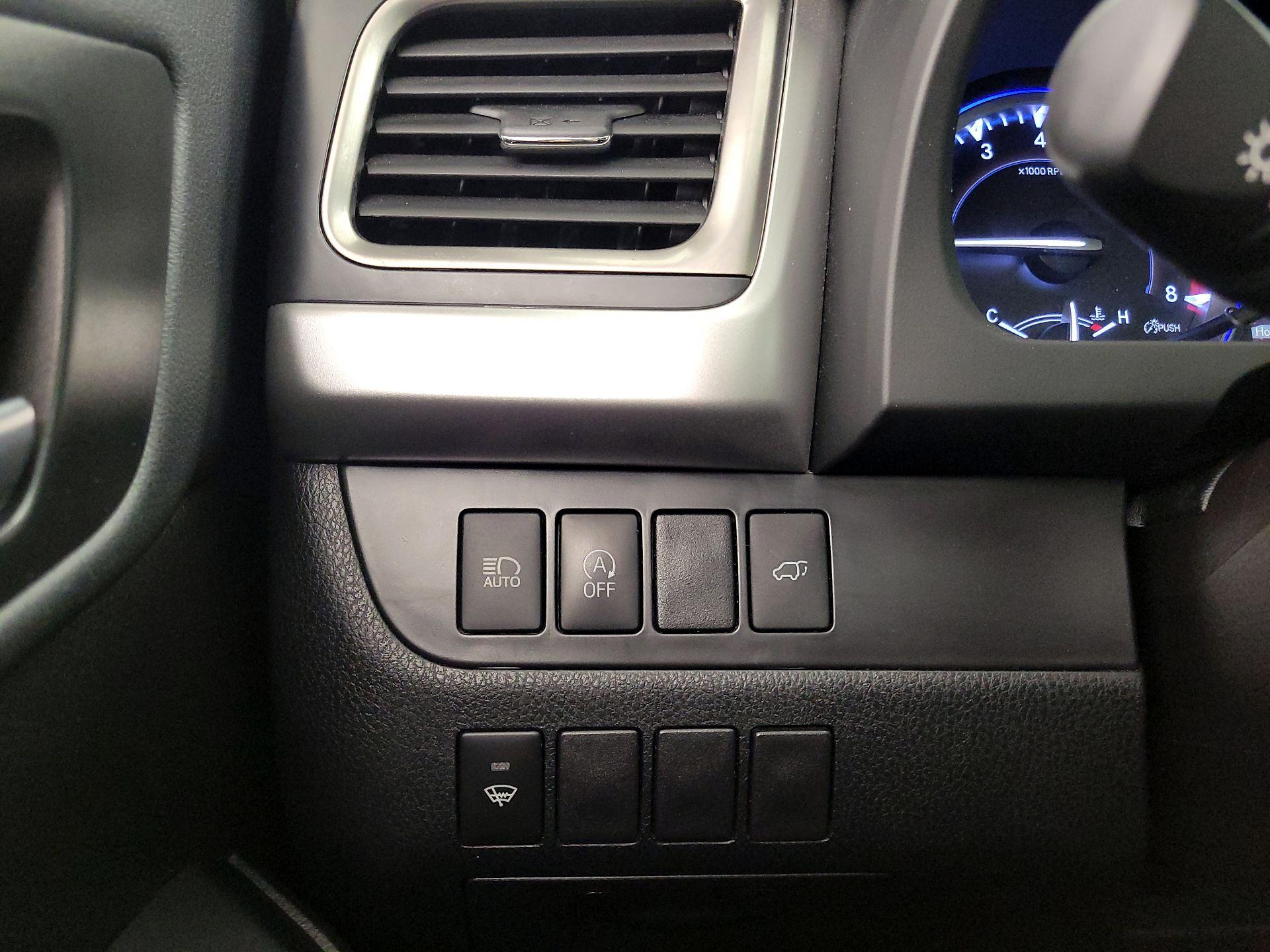 Thumbnail: 2019 Toyota Highlander - 13