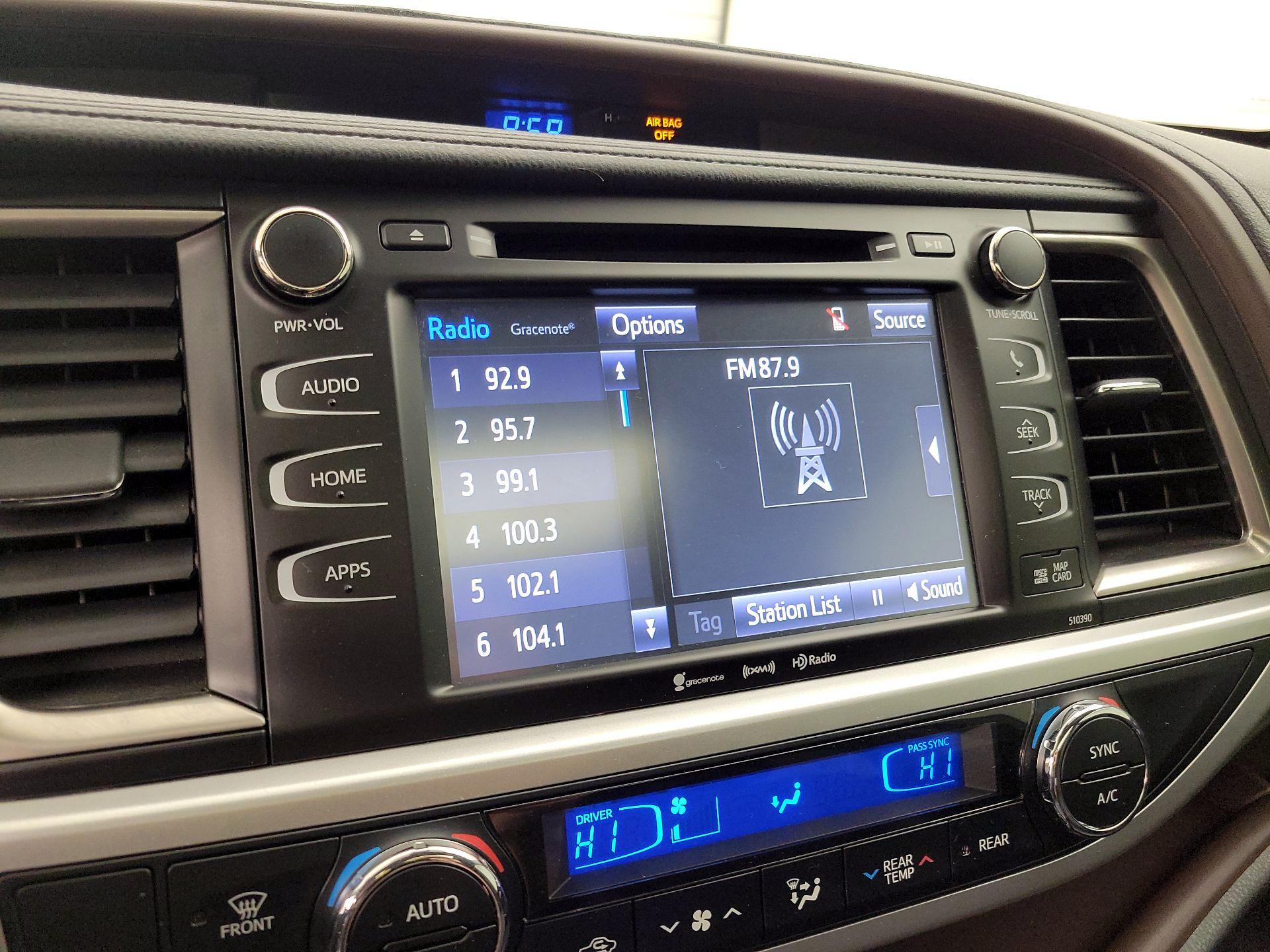 Thumbnail: 2019 Toyota Highlander - 16