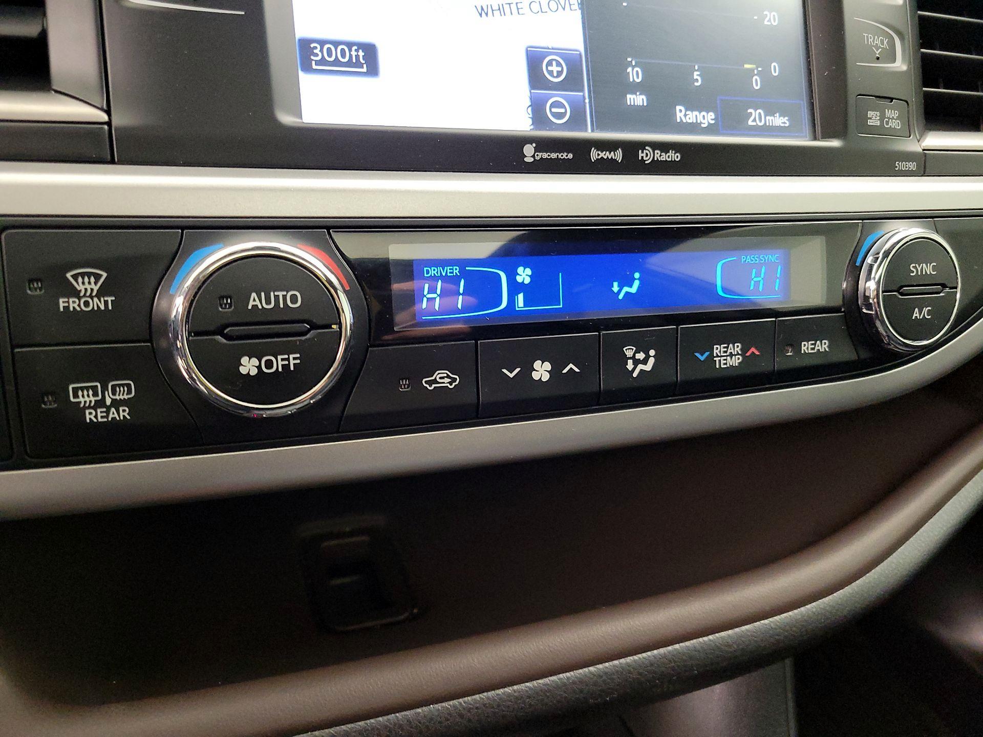 Thumbnail: 2019 Toyota Highlander - 17