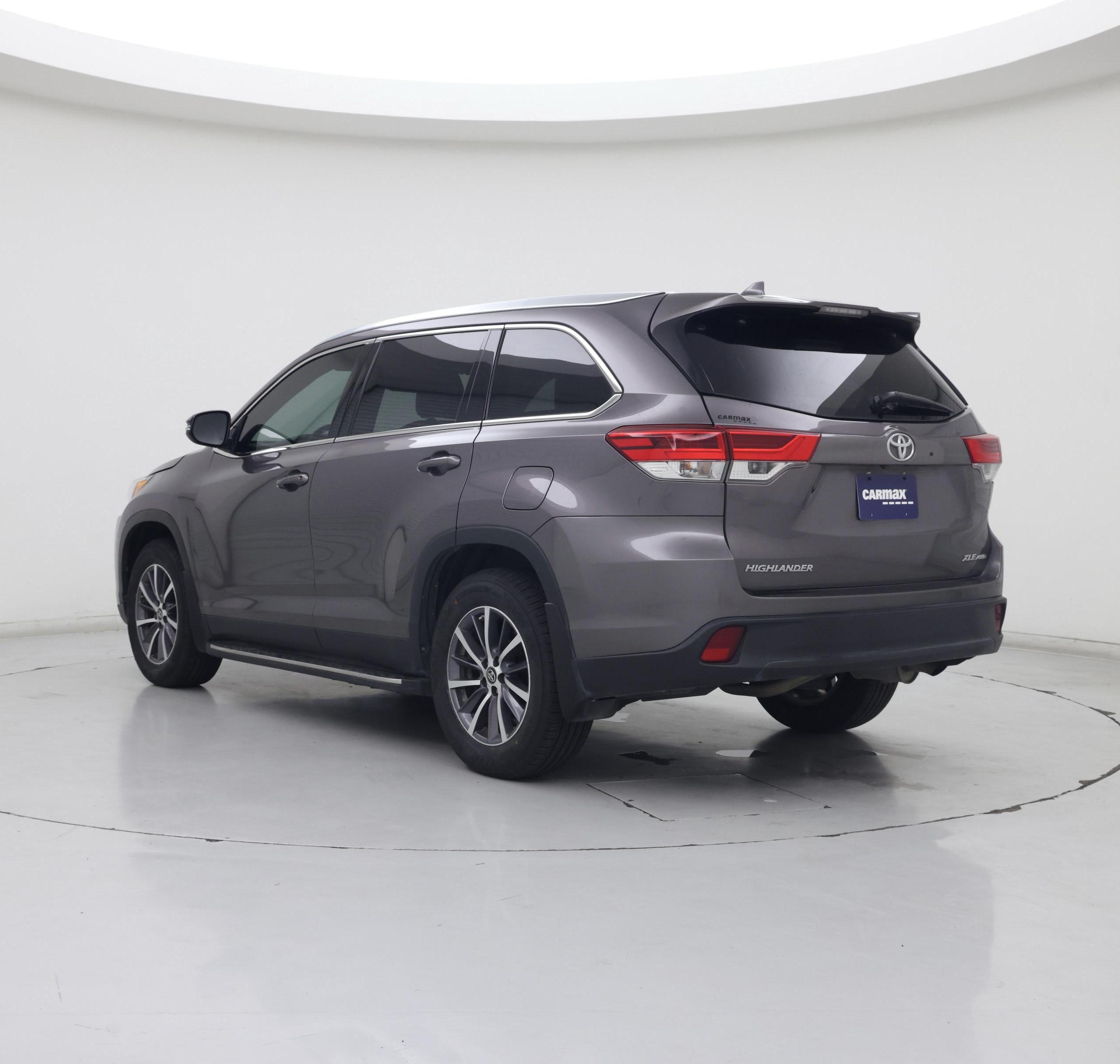 Thumbnail: 2019 Toyota Highlander - 2