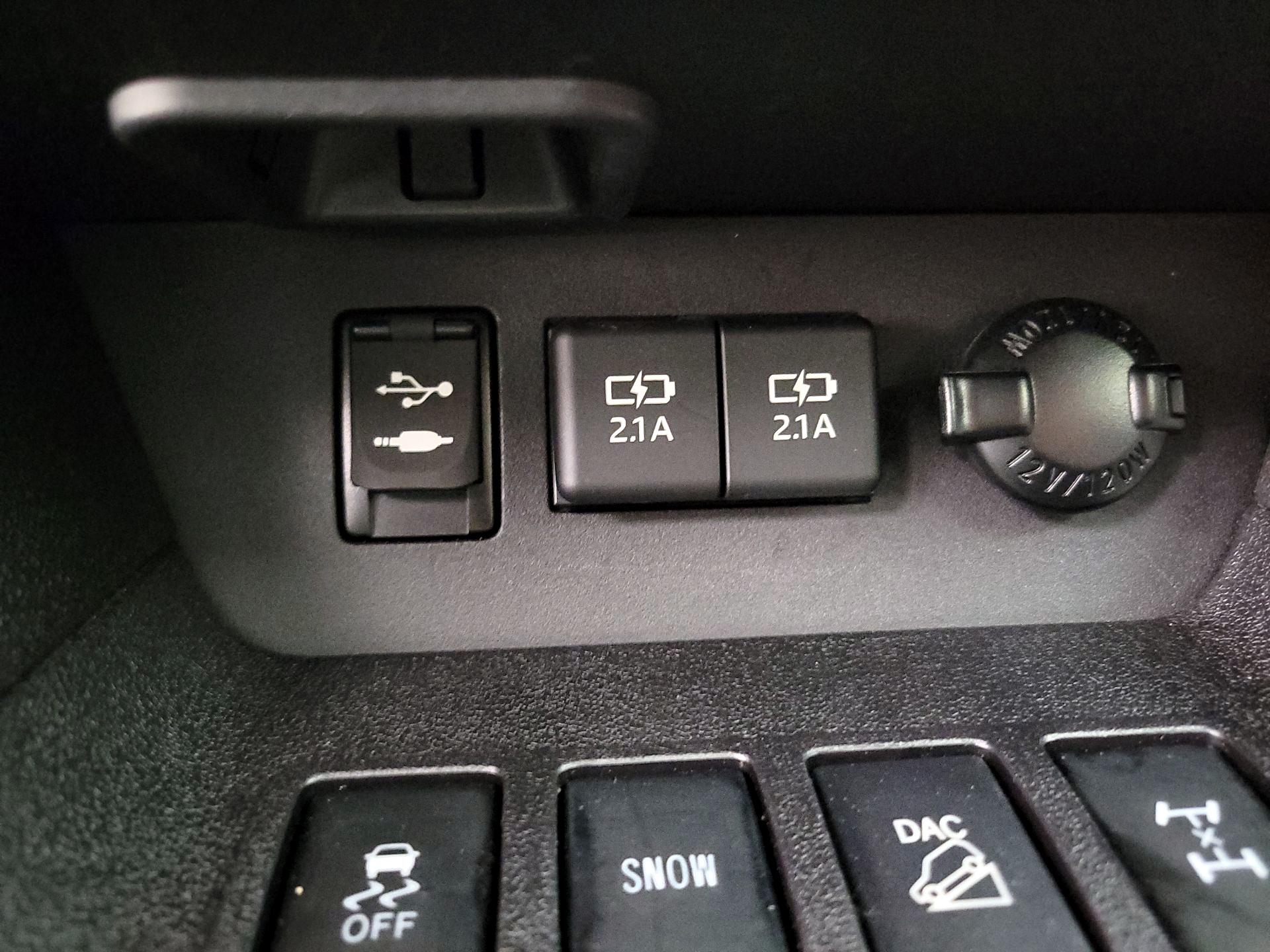 Thumbnail: 2019 Toyota Highlander - 19