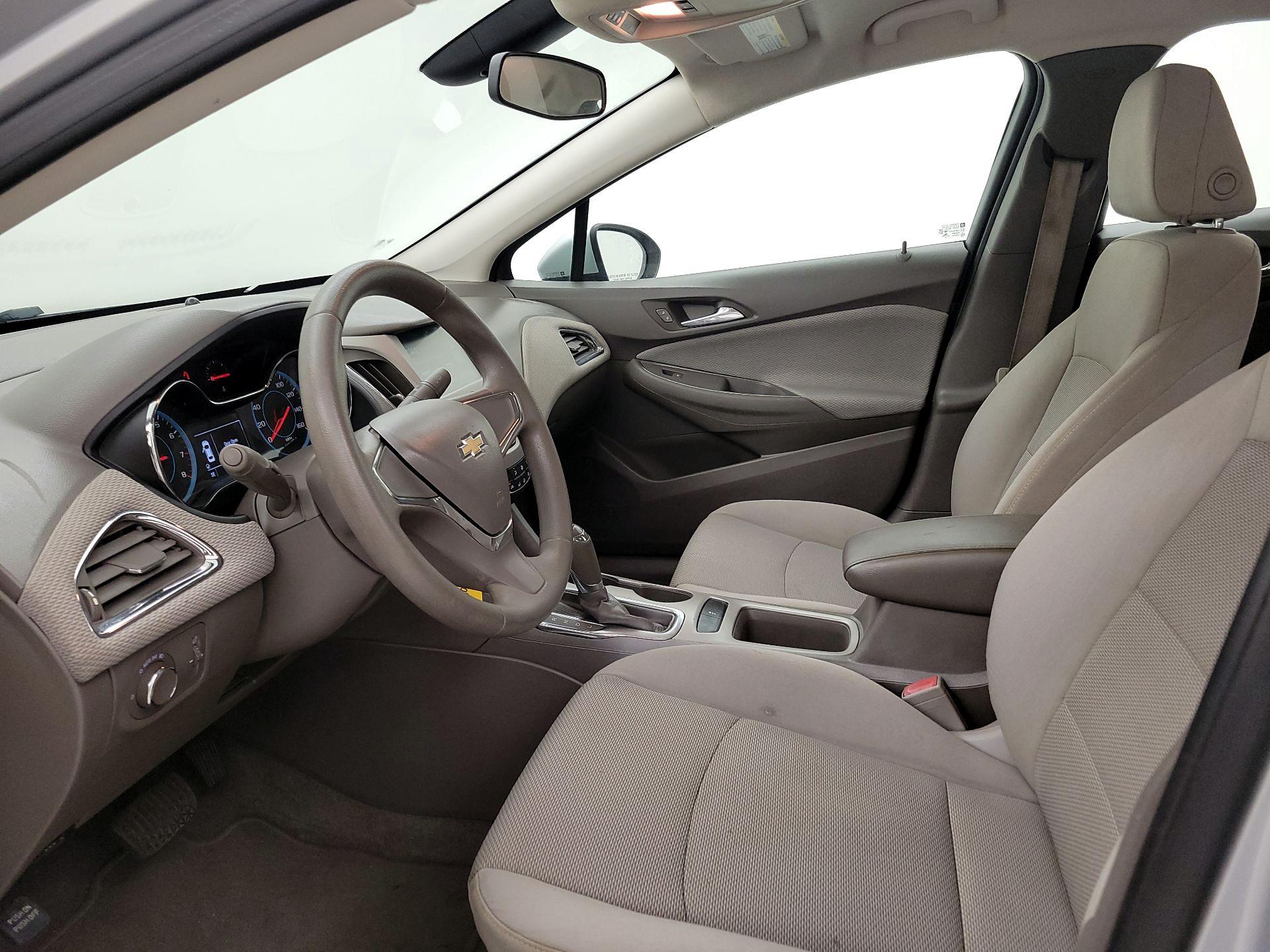 Thumbnail: 2018 Chevrolet Cruze - 11