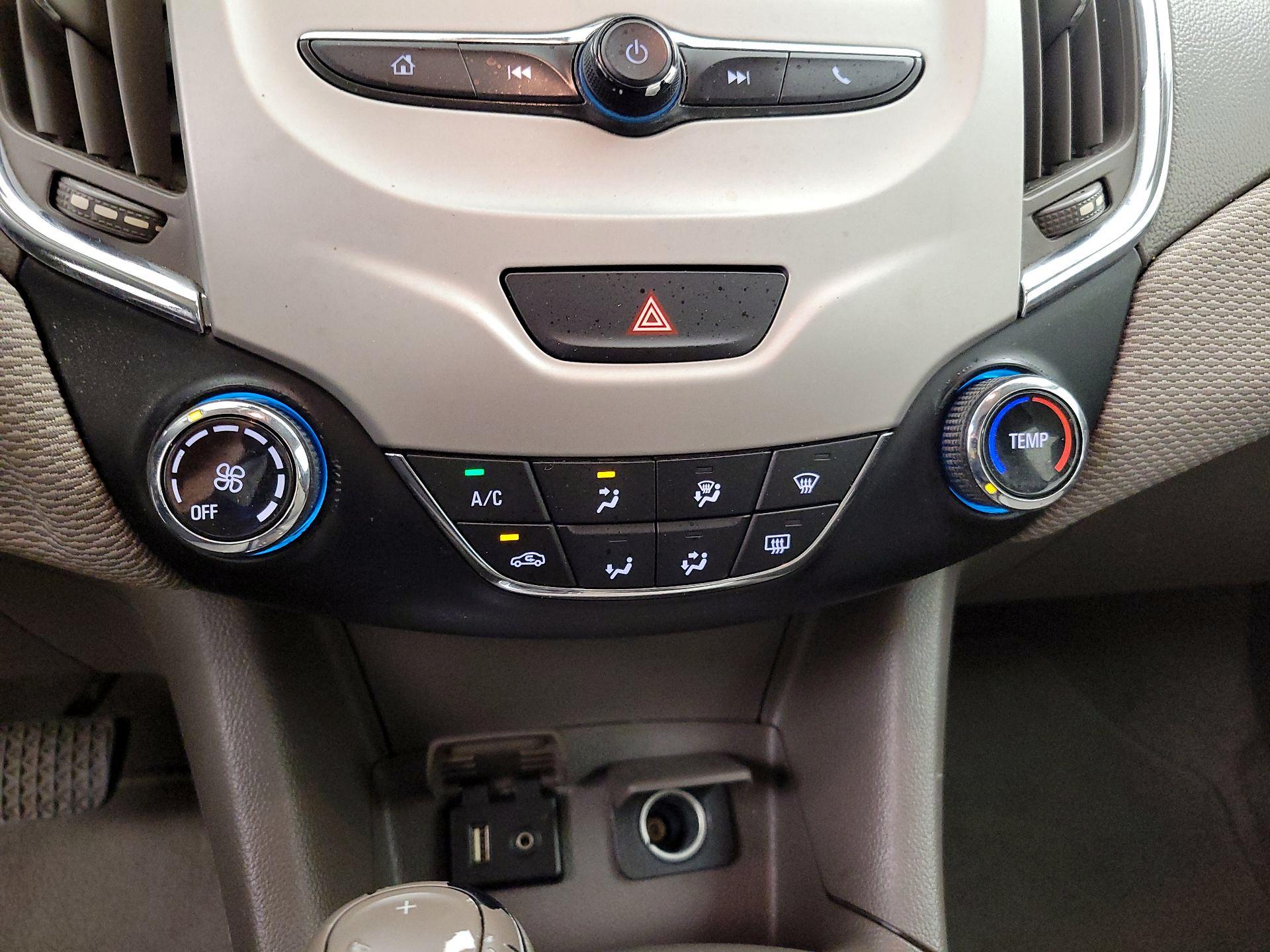 Thumbnail: 2018 Chevrolet Cruze - 16