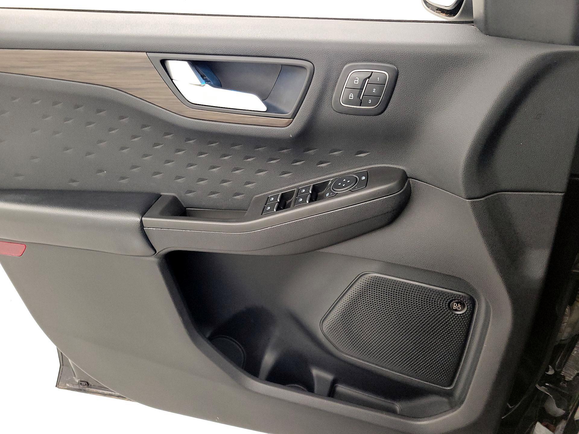 Thumbnail: 2020 Ford Escape - 12