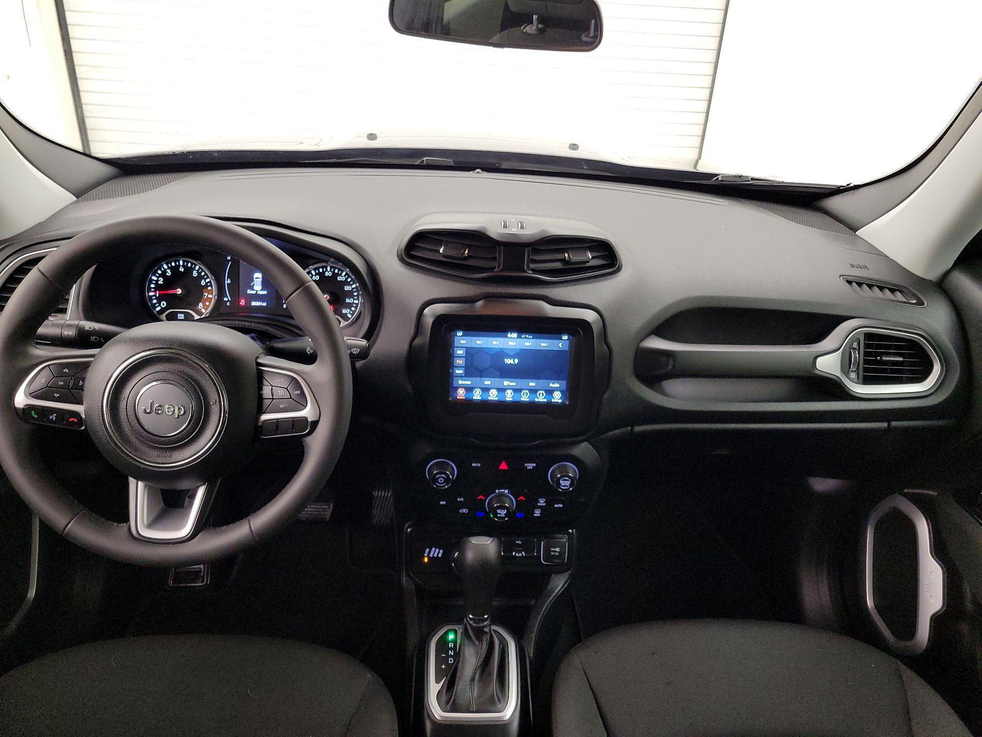 Thumbnail: 2019 Jeep Renegade - 9