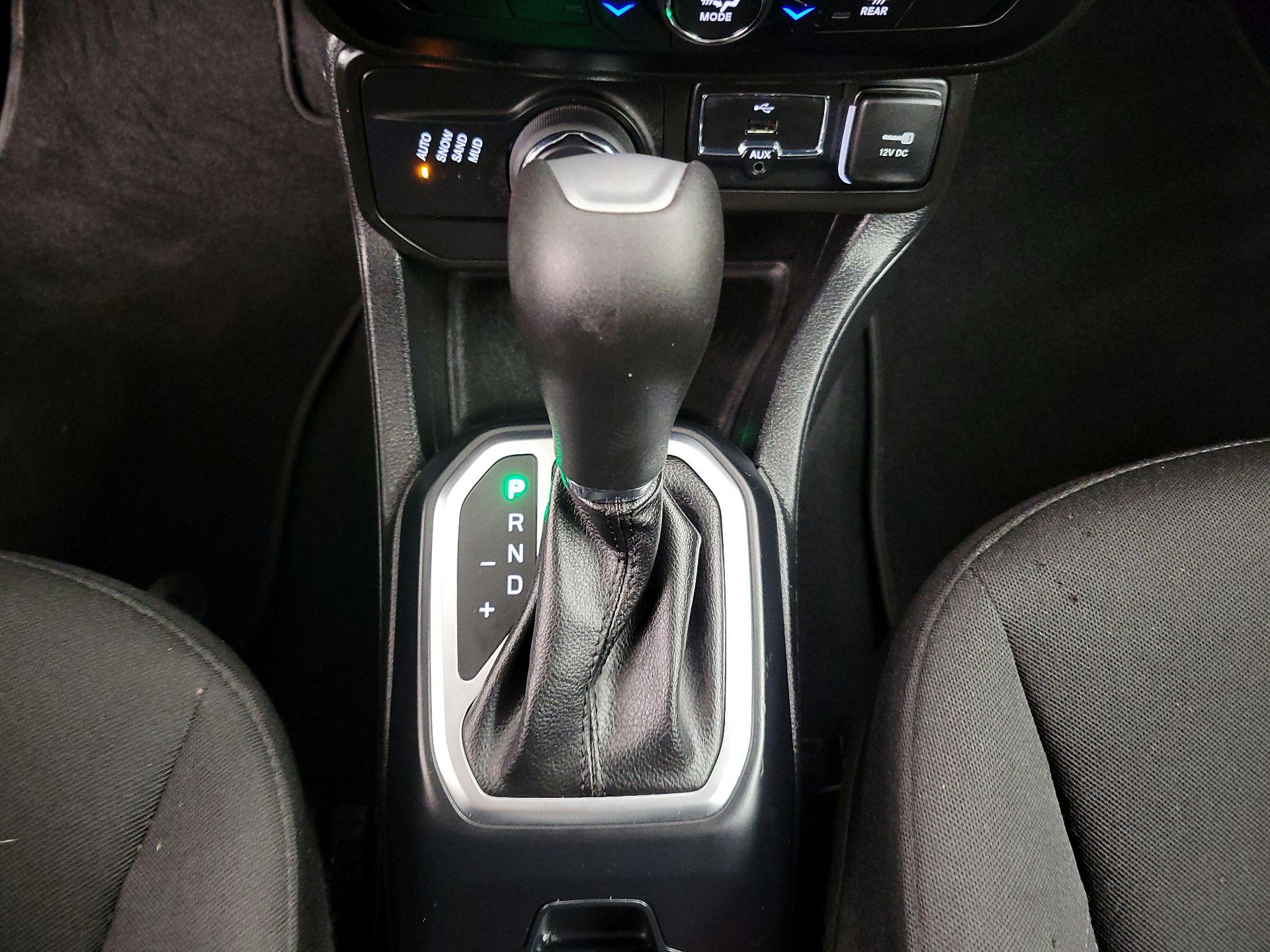 Thumbnail: 2019 Jeep Renegade - 17