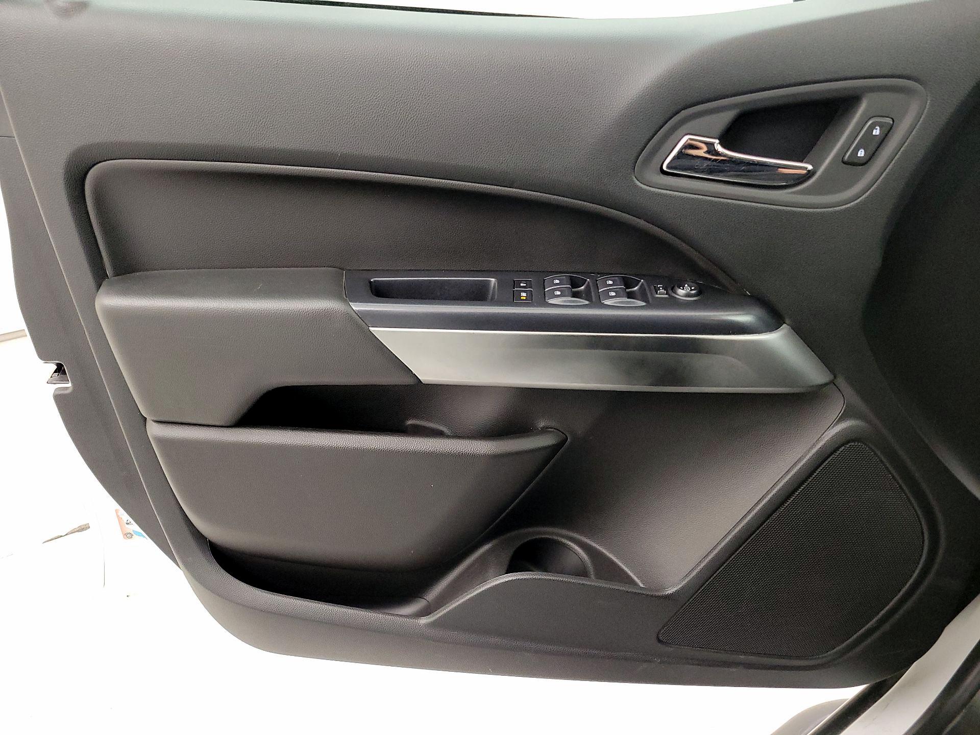 Thumbnail: 2022 Chevrolet Colorado - 12