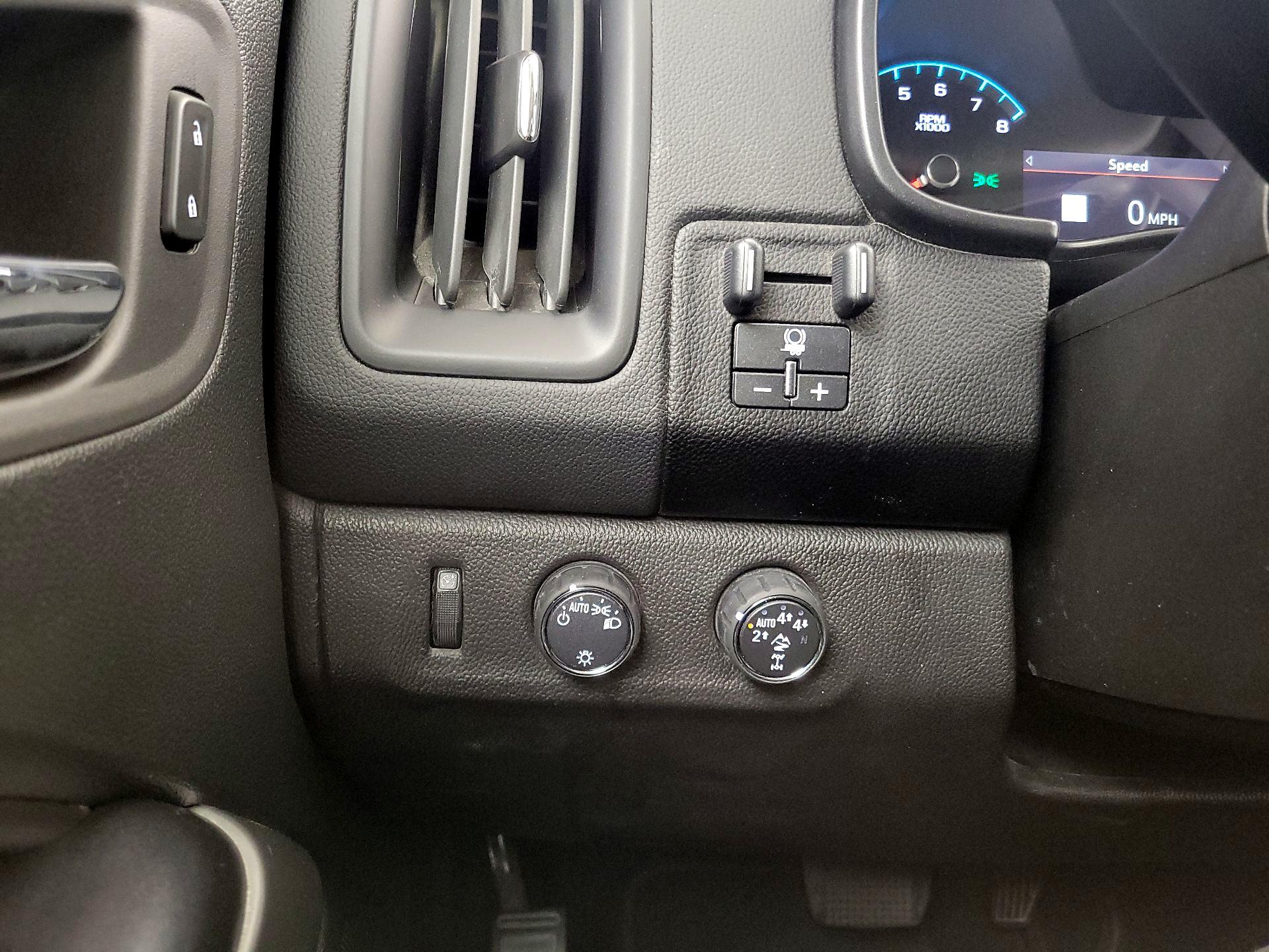 Thumbnail: 2022 Chevrolet Colorado - 13