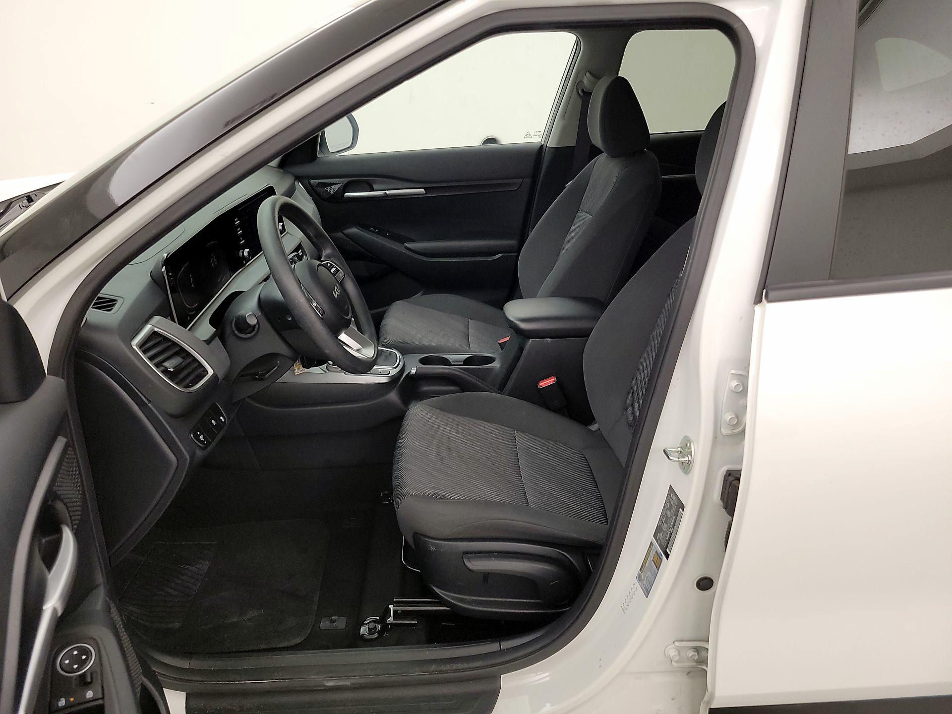 Thumbnail: 2024 Kia Seltos - 11