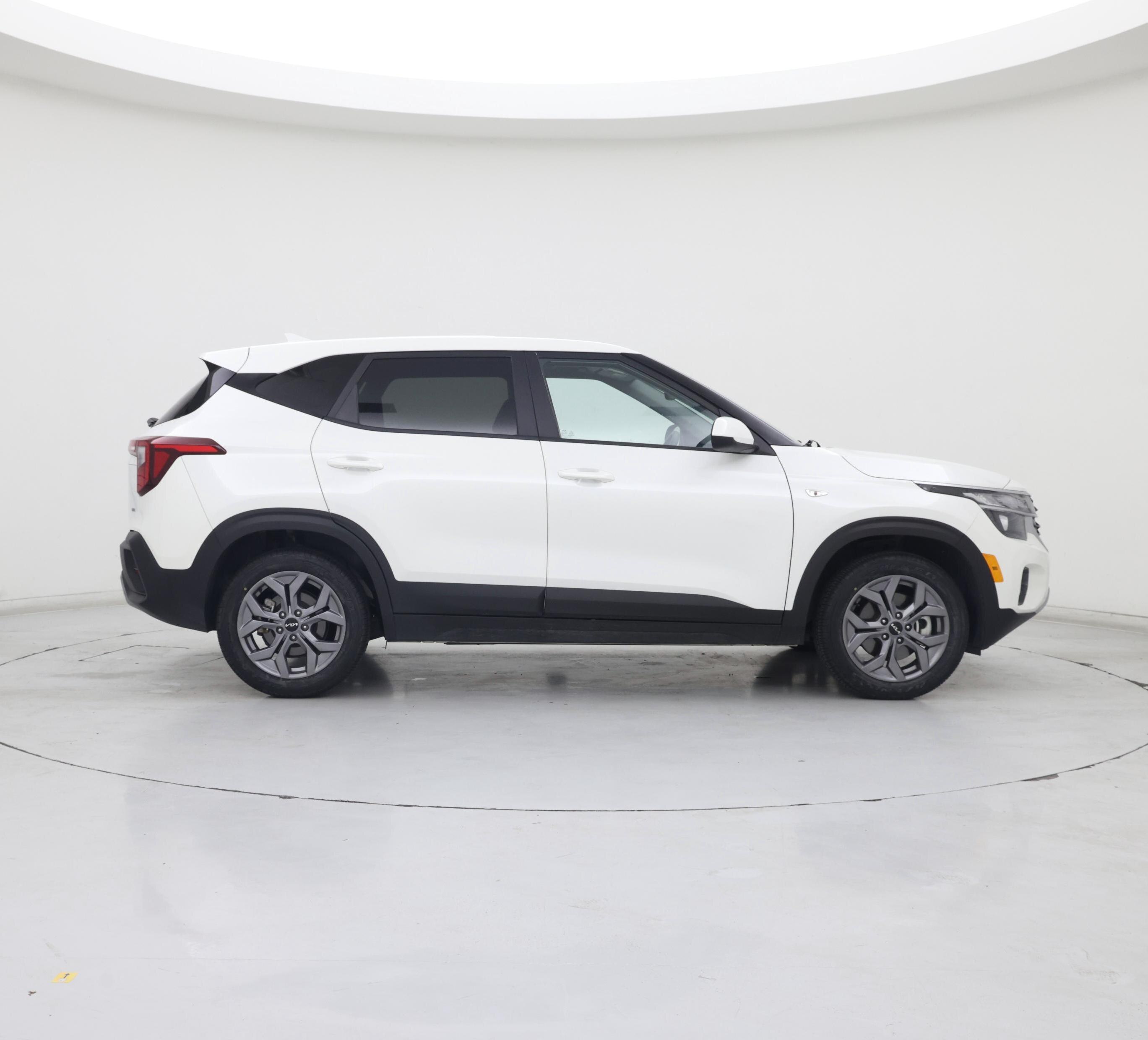 Thumbnail: 2024 Kia Seltos - 7