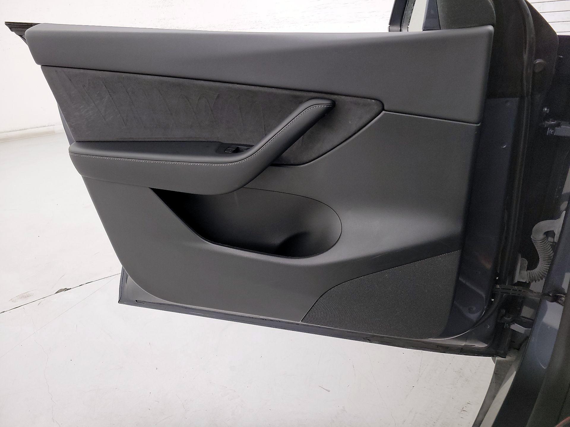 Thumbnail: 2022 Tesla Model Y - 12